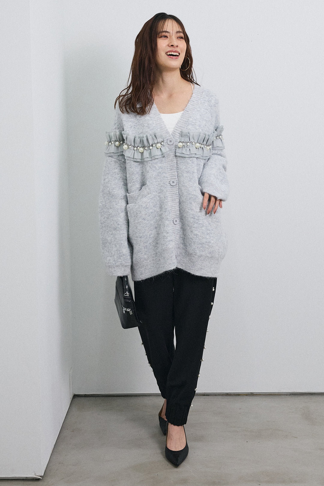 [予約/SET]フリルパールドッキングニットコーディガン+サイドパール裾タックジョガーパンツ(2set)