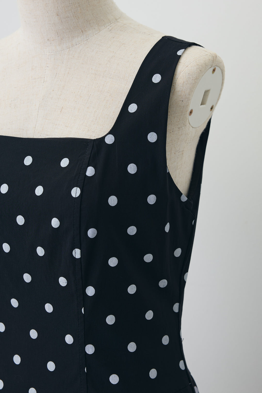[予約]ドットレトロシルエットワンピース