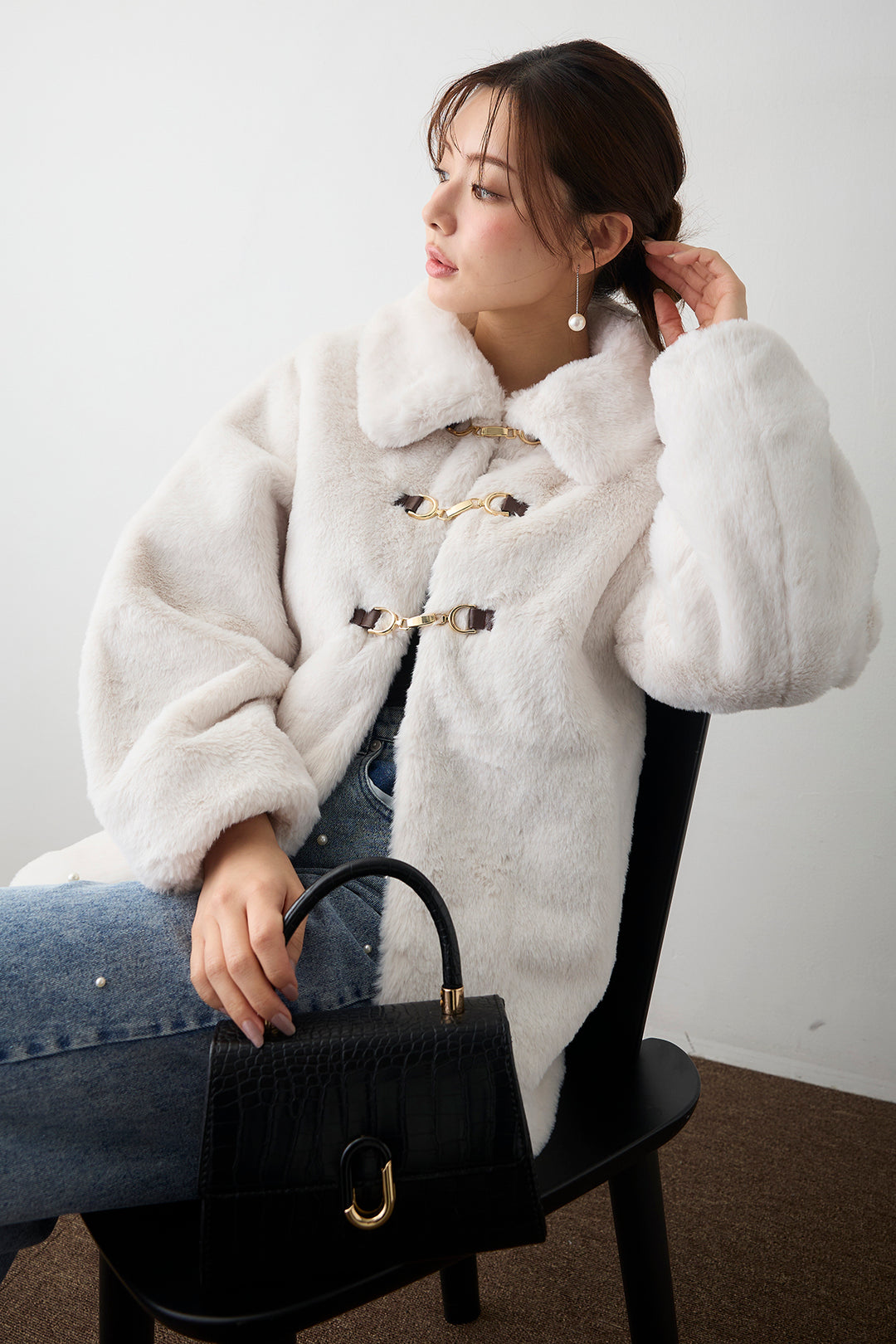 [予約/SET]ビット付きフェイクファーコート+パールスタッズストレートハイウエストデニム(2set)