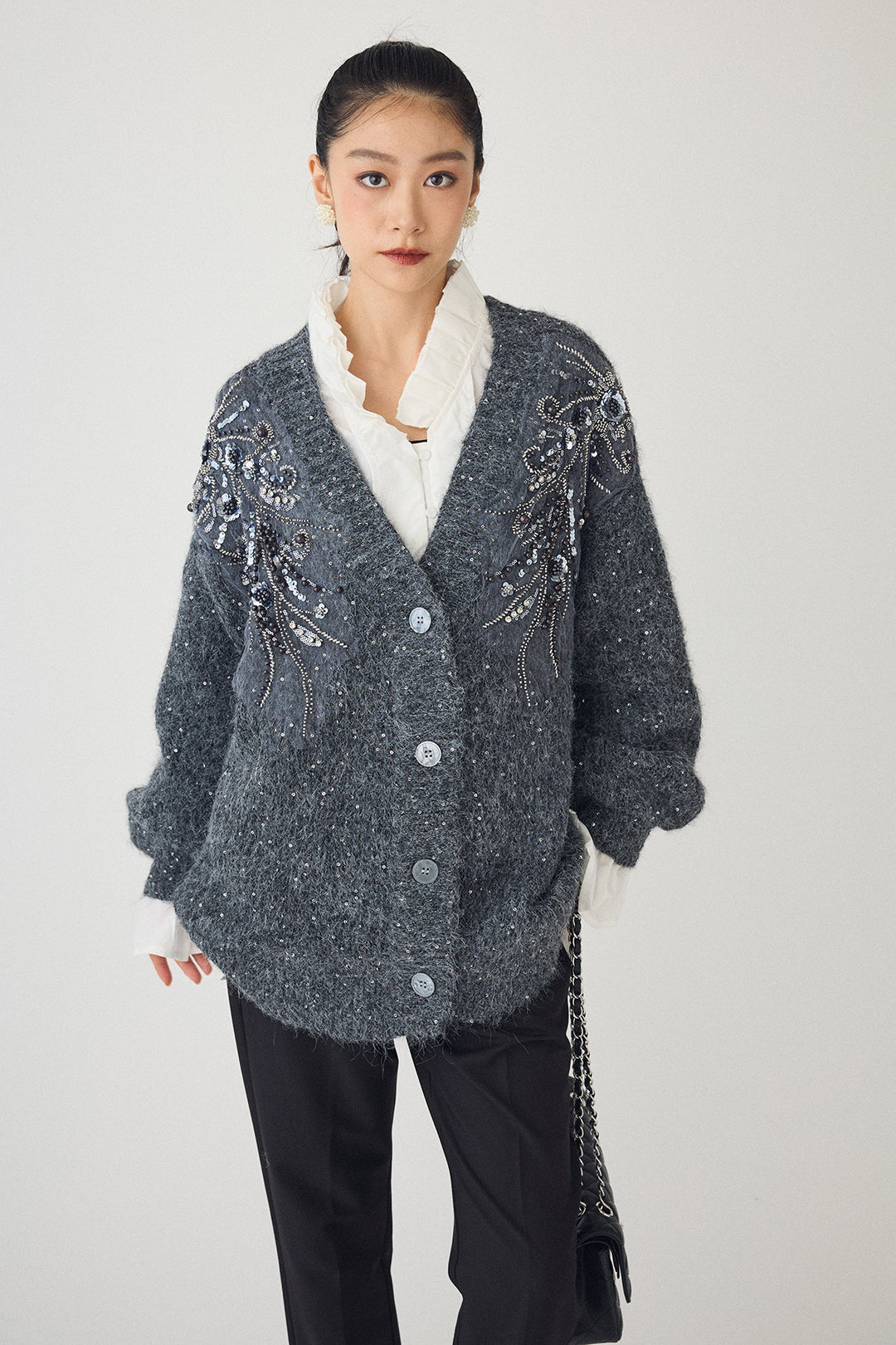 [予約/SET]ダブルプリーツカラーブラウス+ビーズフラワースパンコールシャイニーニットカーデ+タックテーパードパンツ(3set)