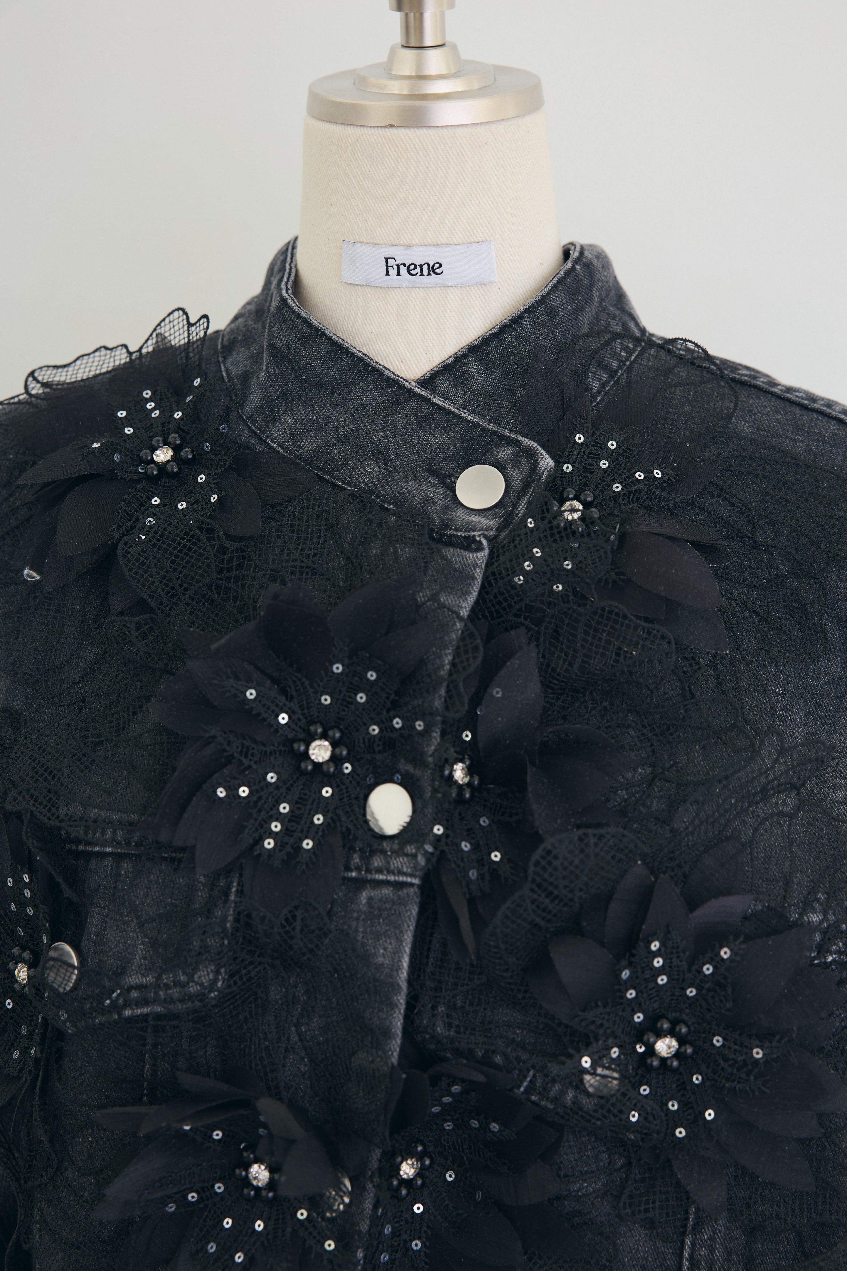 予約]フラワーモチーフデニムベスト – Frene