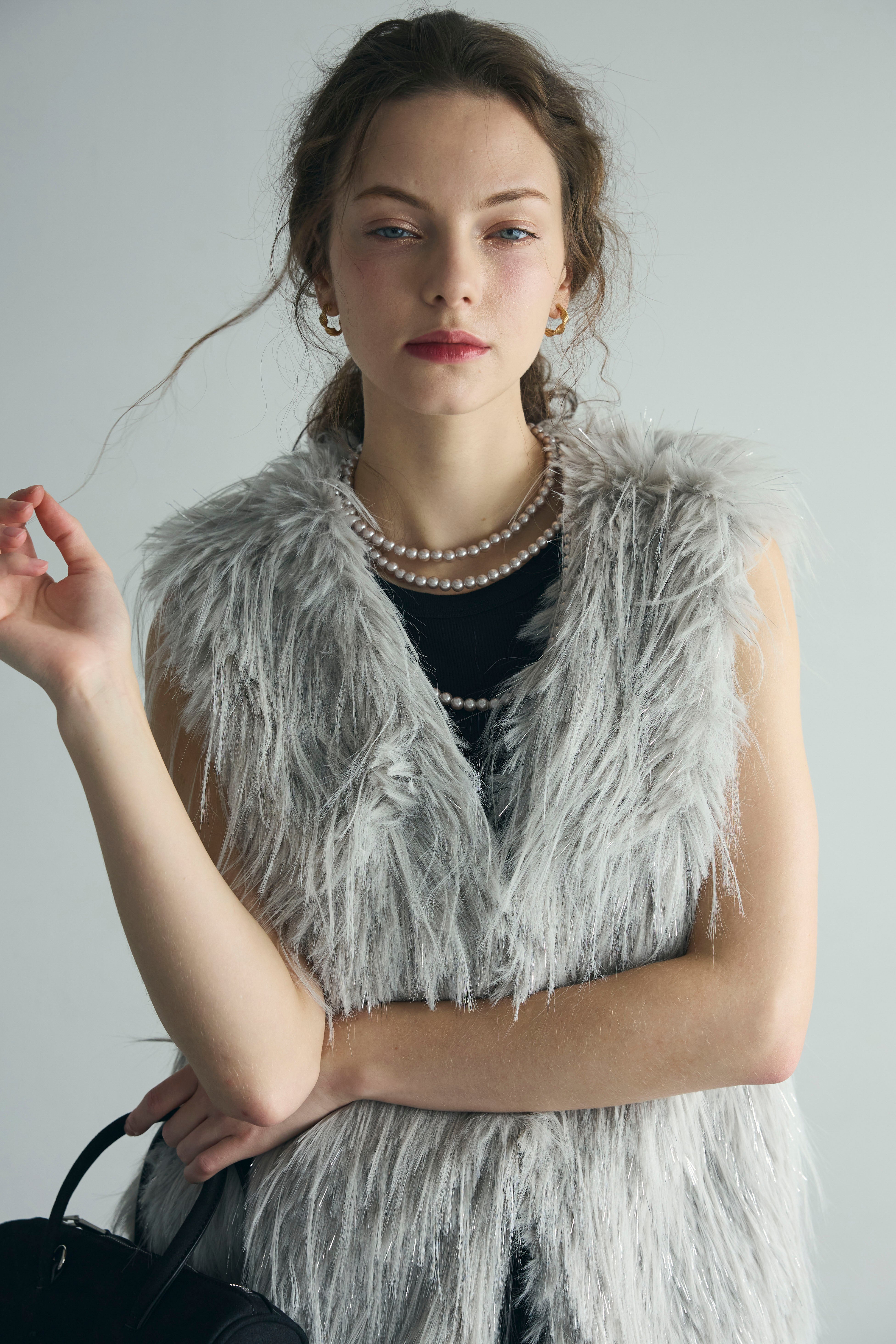 予約]シャイニーロングファーベスト – Frene