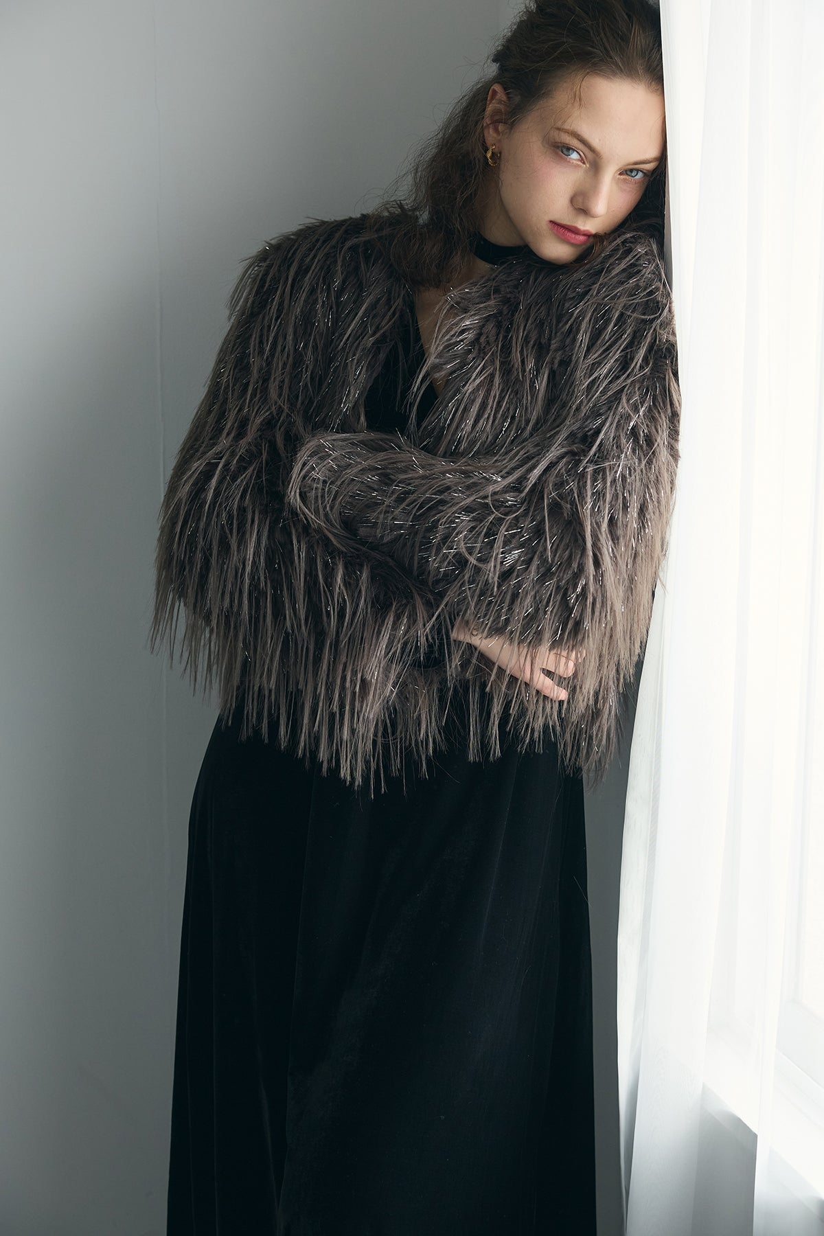 予約]シャイニーロングファーコート – Frene