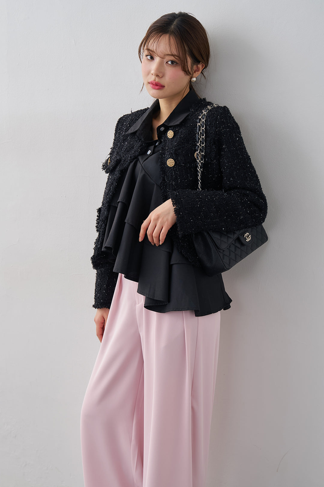 [予約/SET]アシメフリルティアードシャツ+フリンジツイードゴールドボタンジャケット+エステルツイルタックワイドカラーパンツ(3set)