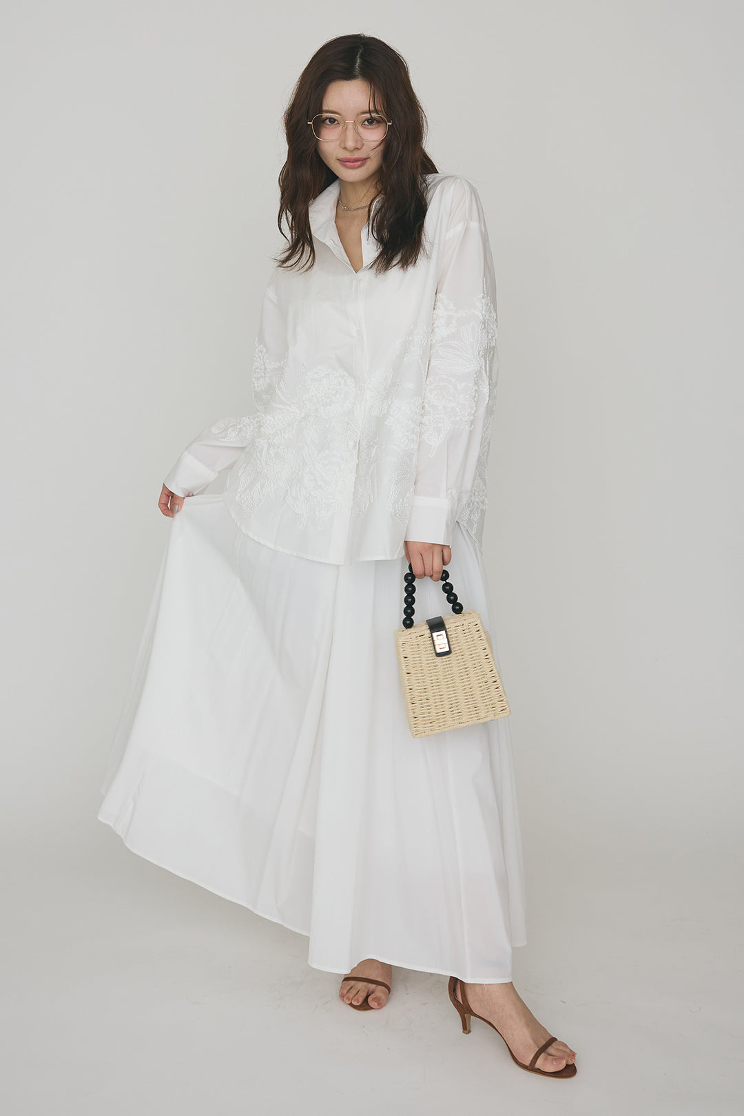 [予約/SET]フラワー刺繍モチーフオーバーシャツ+ギャザーフレア綿タッチスカート(2set)