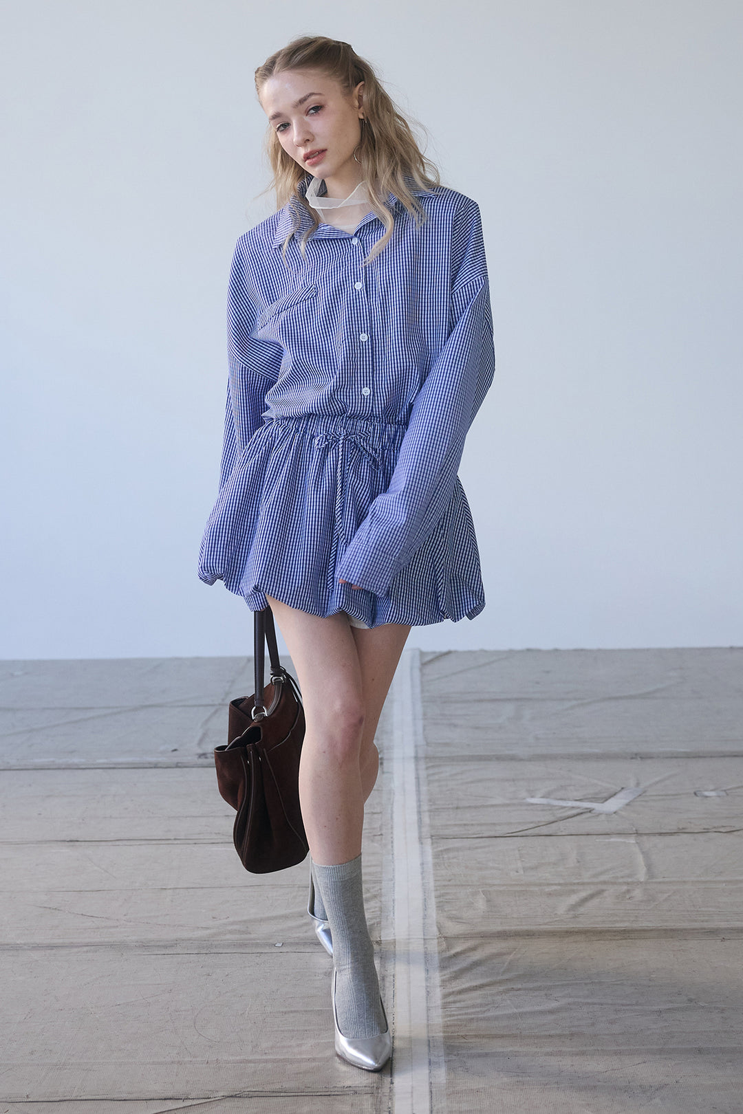 [予約/SET]ハイネックシアーフリルヘムトップス+ギンガムチェックバルーンミニボトムセットアップ(2set)