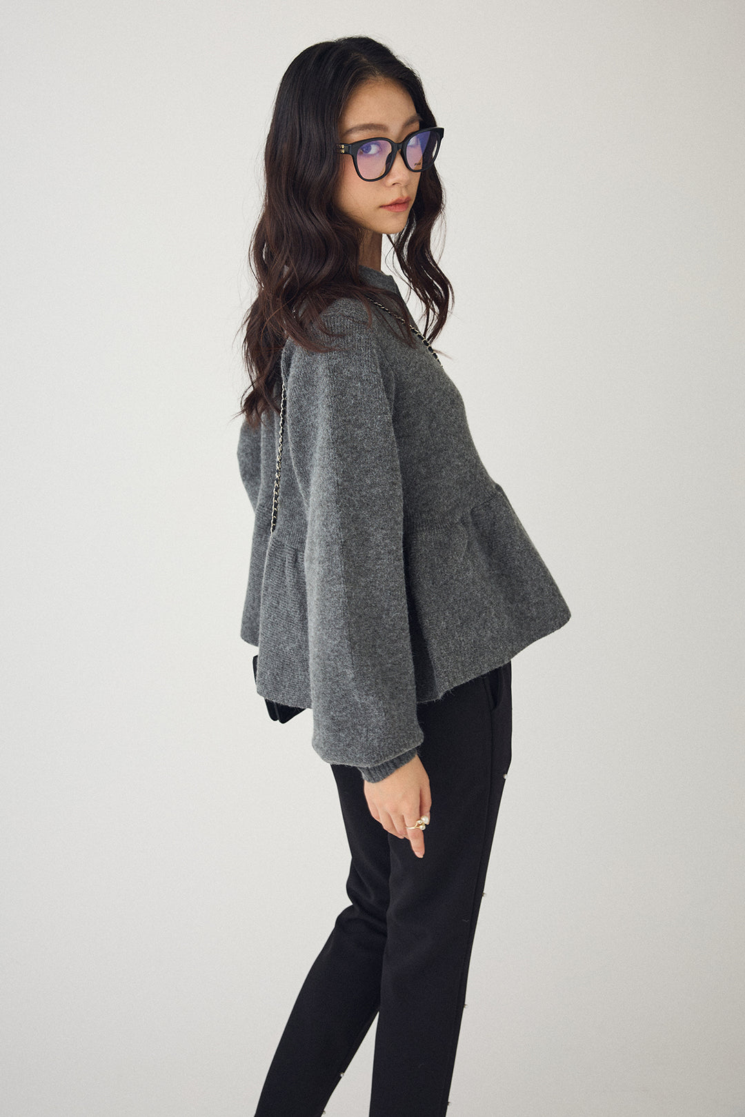 [予約/SET]ポロ襟ペプラムニットプルオーバー+センターシームランダムパールパンツ(2set)