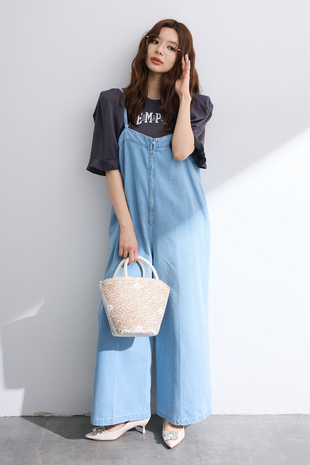[予約/SET]ロゴパフスリーブデザインTシャツ+フロントZIPデニムサロペ(2set)