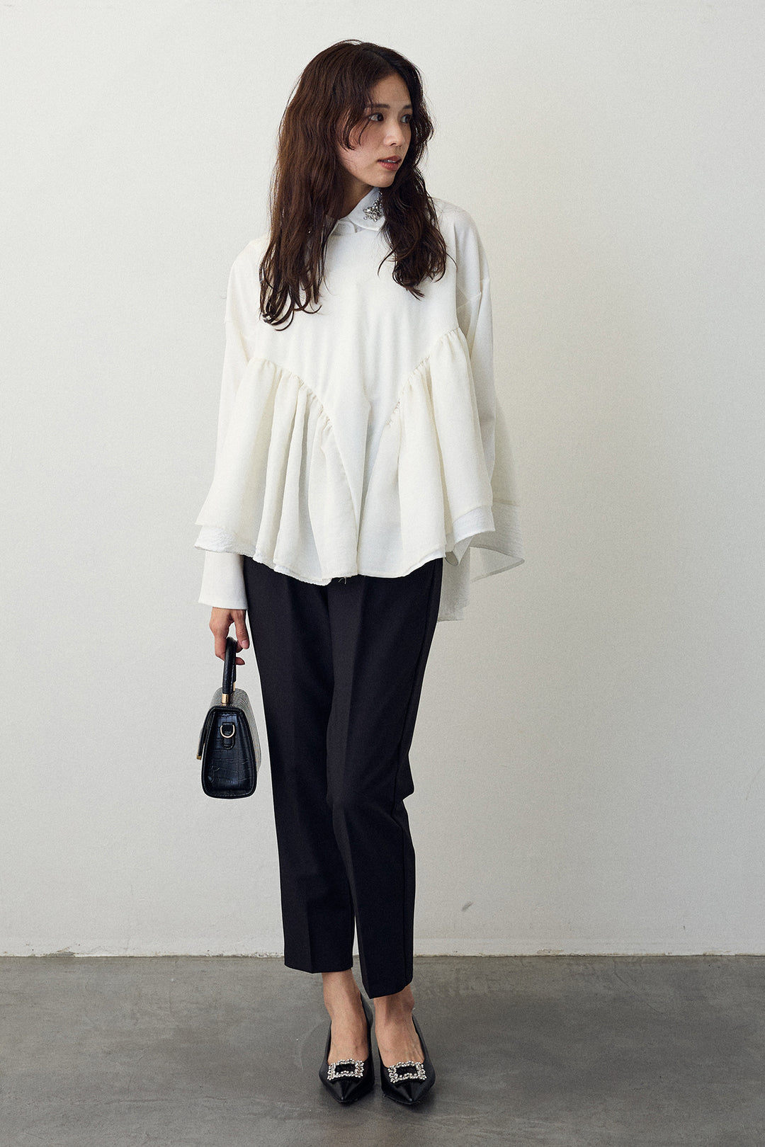 [予約/SET]ビジュー付け襟+フリルテール異素材切替チュニック+タックテーパードパンツ(3set)