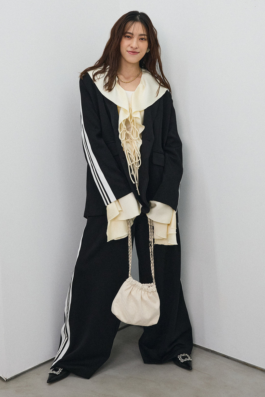 [予約/SET]サテンフリルベルスリーブブラウス+サイドラインマニッシュセットアップ(2set)