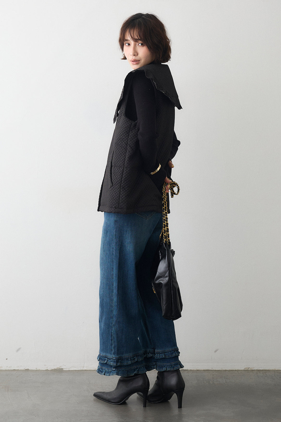 [予約/SET]ベーシックフィンガーホールリブニット+スカラップBIGカラーベスト+フリルヘムデニムパンツ(3set)