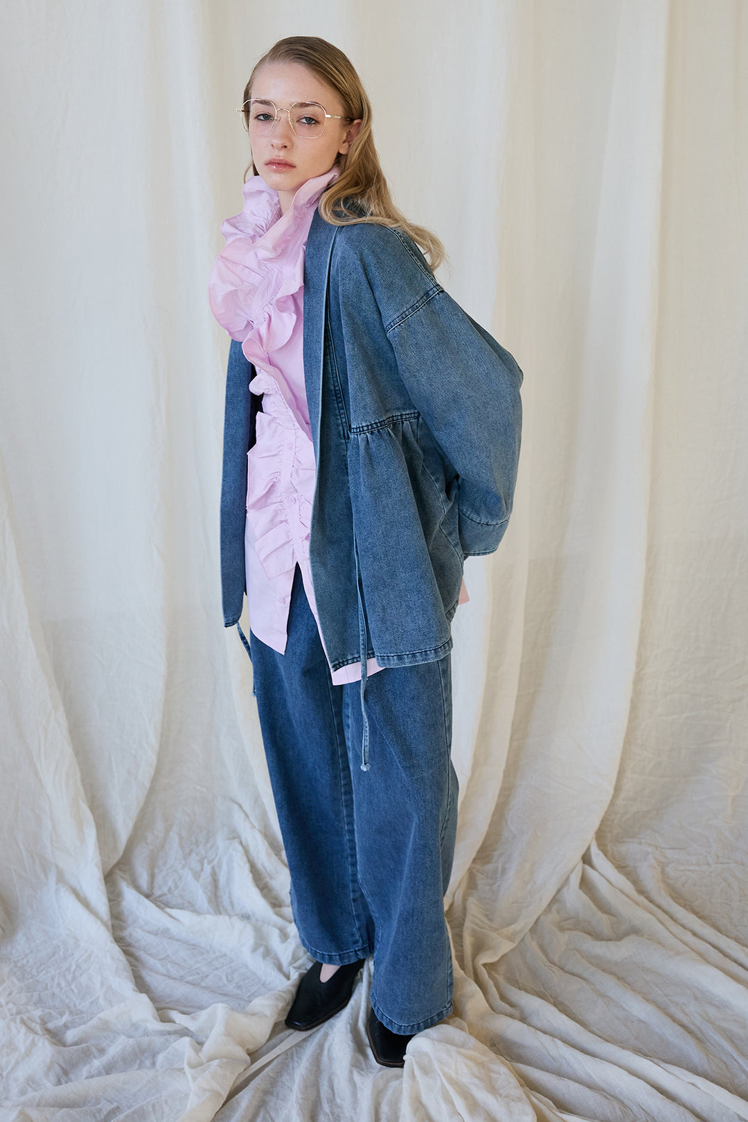 [予約/SET]ブルームカラーフリルブラウス+ノーカラーデニムルーズセットアップ(2set)