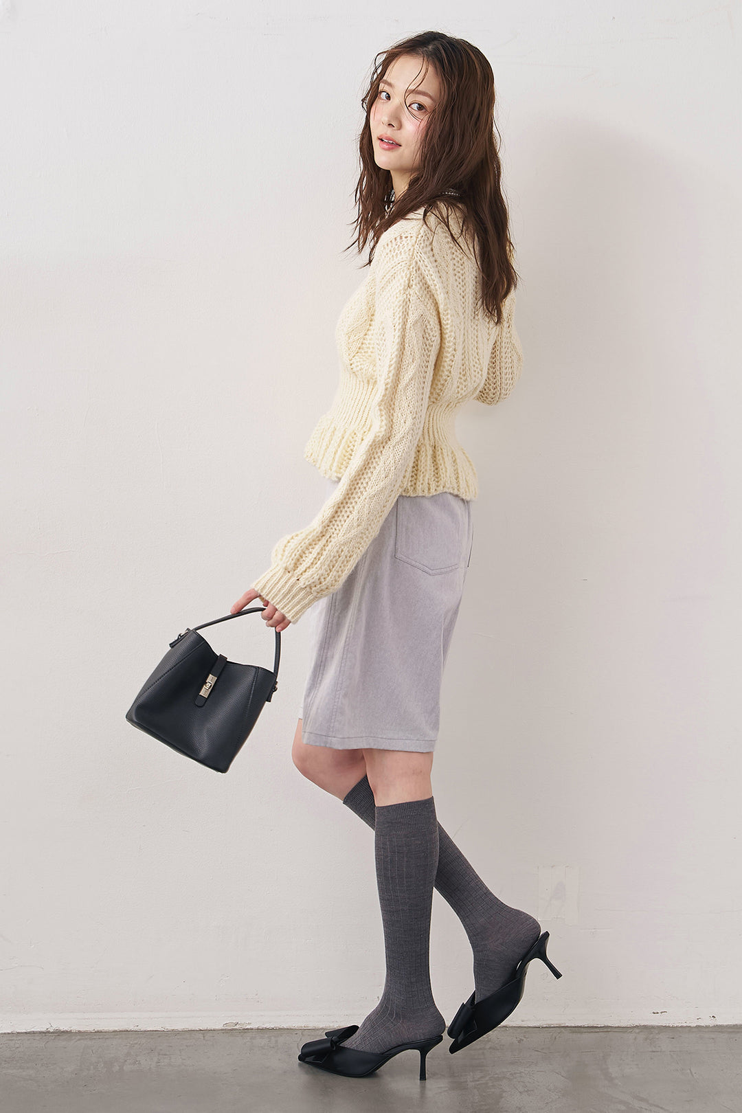 [予約/SET]ケーブル編ミニペプラムニット+デニムベーシックハーフパンツ(2set)