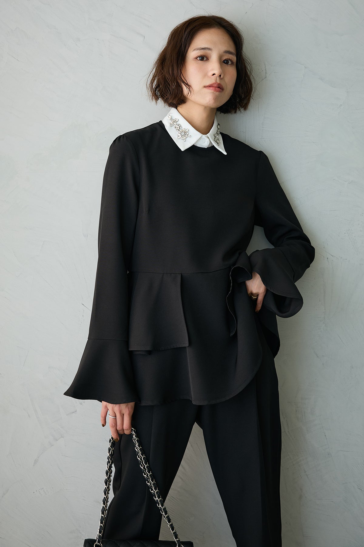 予約]ティアードペプラムフレアスリーブブラウス – Frene