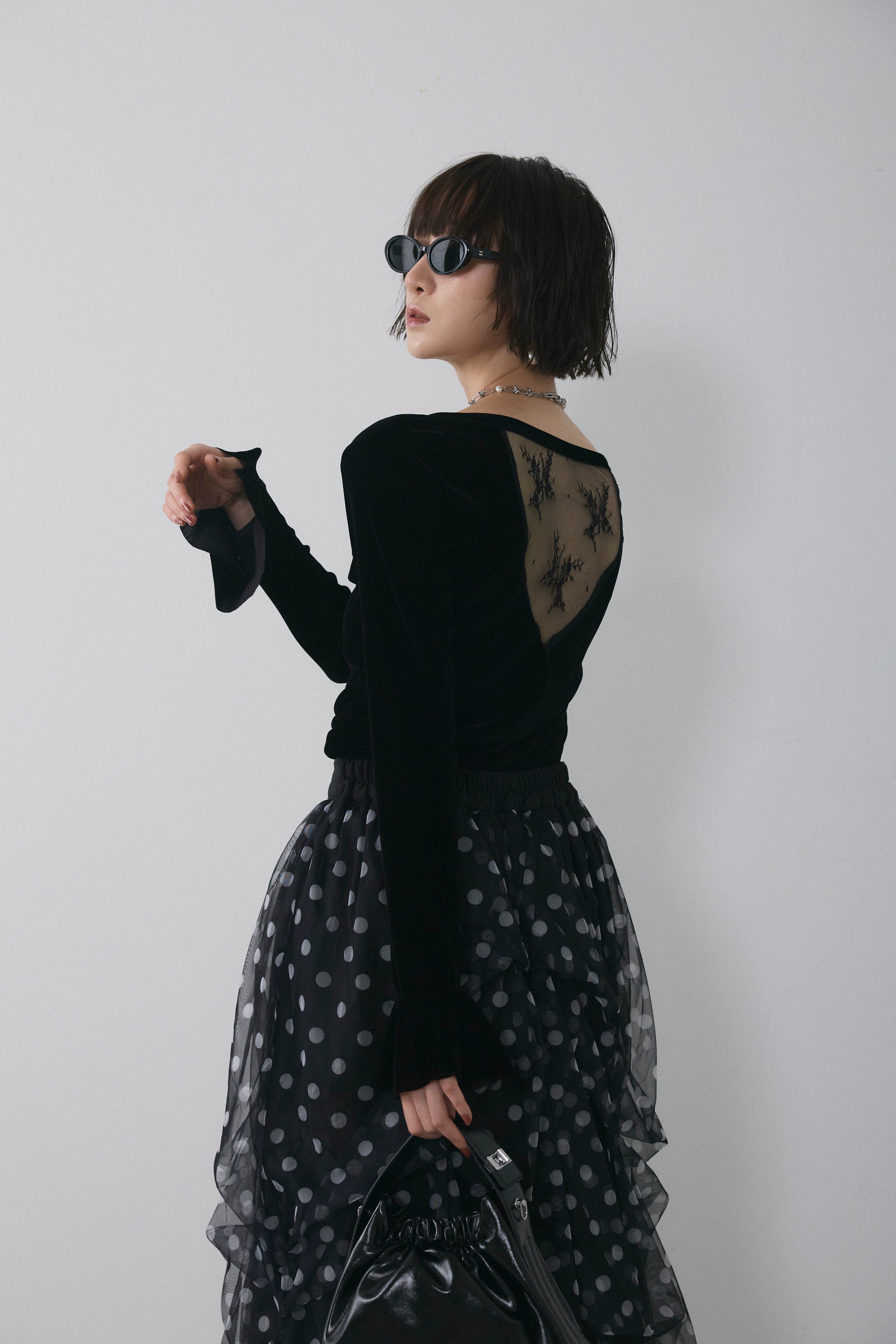 予約]バックレースベロアトップス – Frene