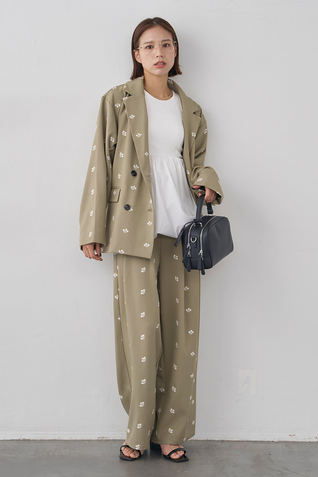 [予約]フラワー刺繍ツイルストレートパンツ