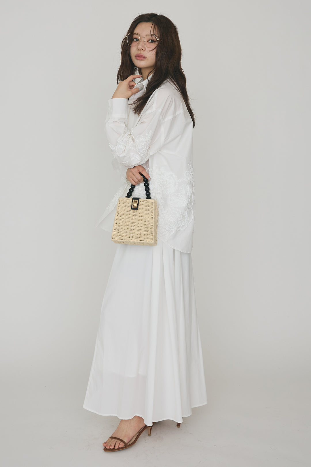 [予約/SET]フラワー刺繍モチーフオーバーシャツ+ギャザーフレア綿タッチスカート(2set)