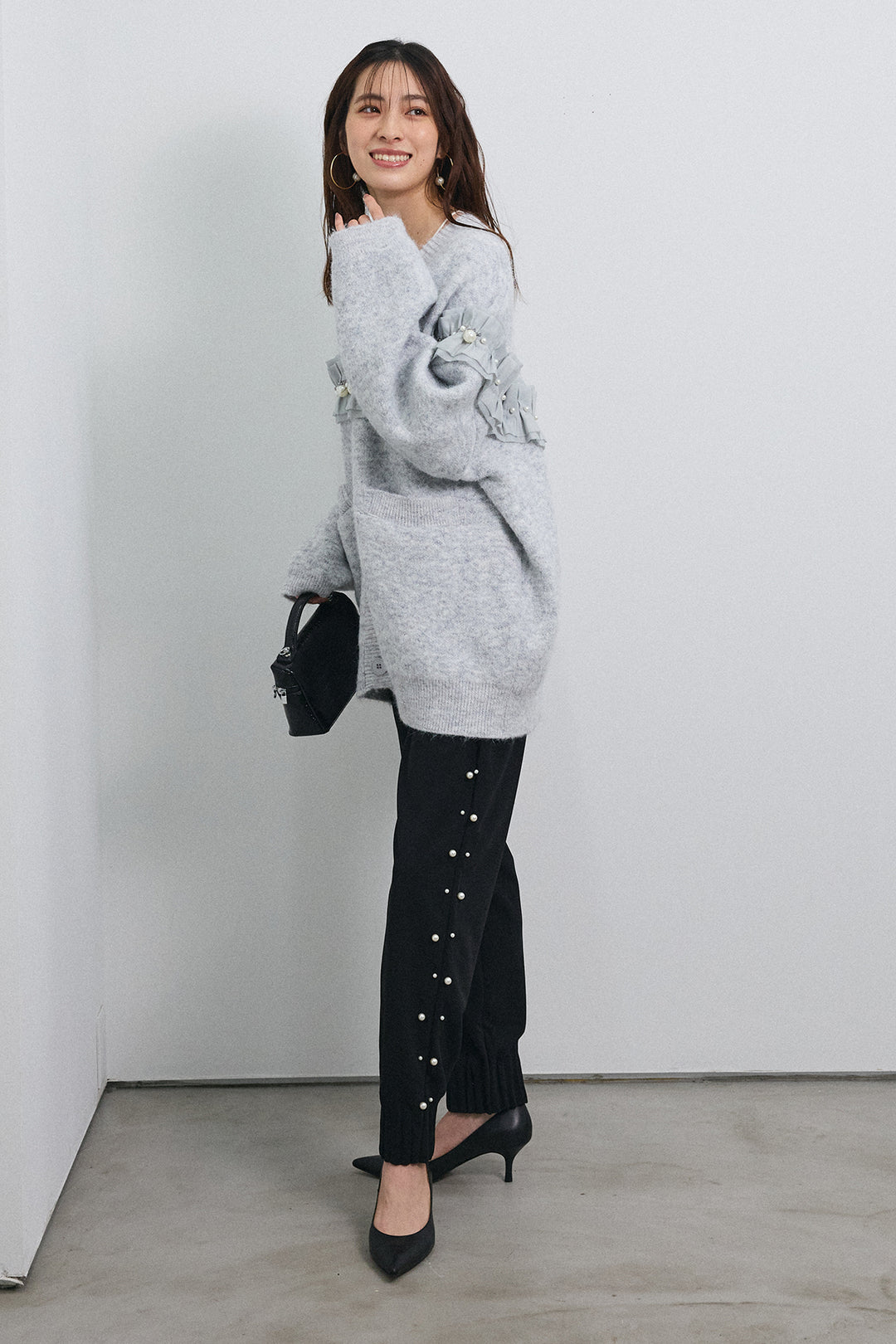 [予約/SET]フリルパールドッキングニットコーディガン+サイドパール裾タックジョガーパンツ(2set)