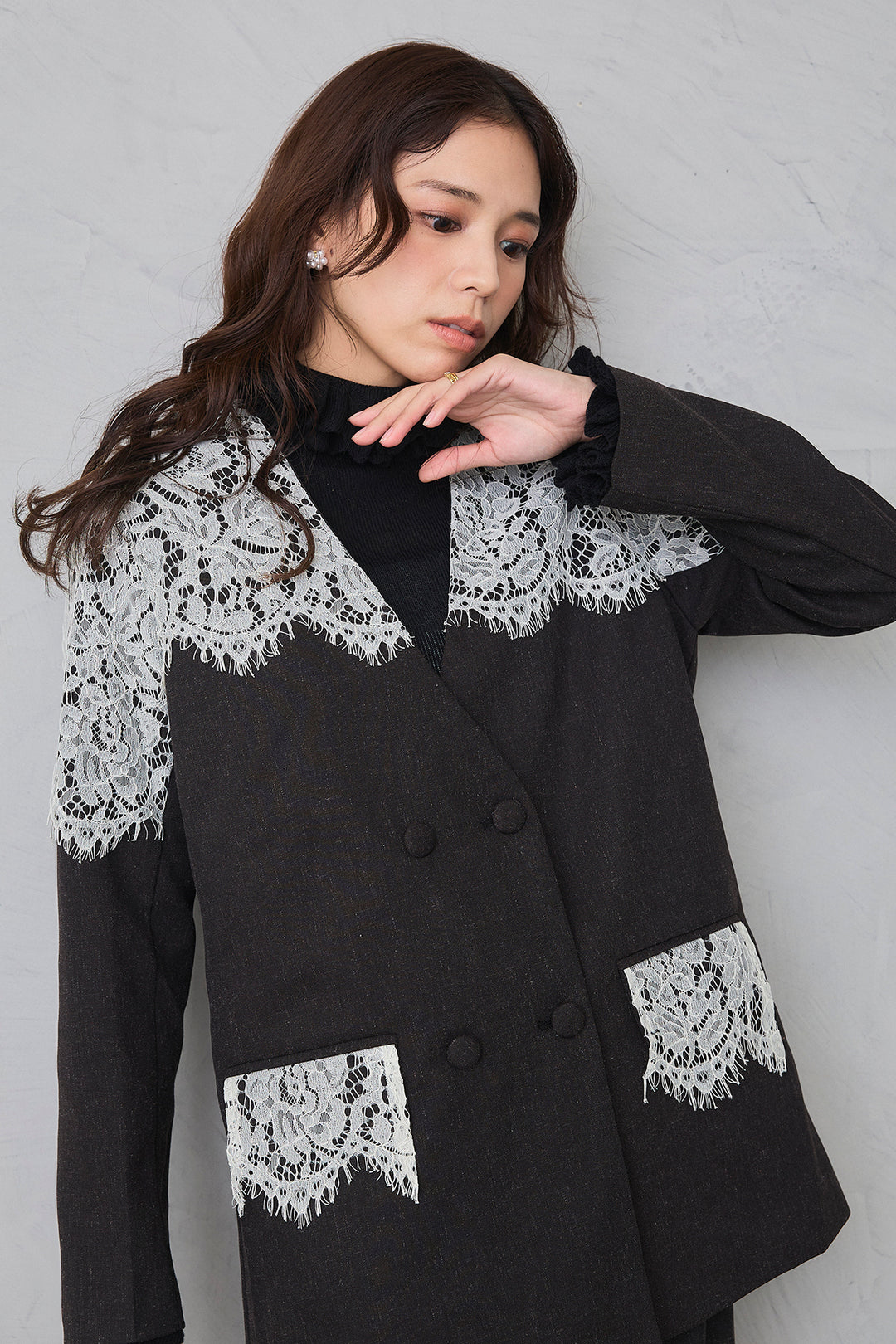 [予約/SET]ダブルフリルカラーニットプルオーバー+ショルダーレースデザインジャケット+ライトツイードタックパンツ(3set)