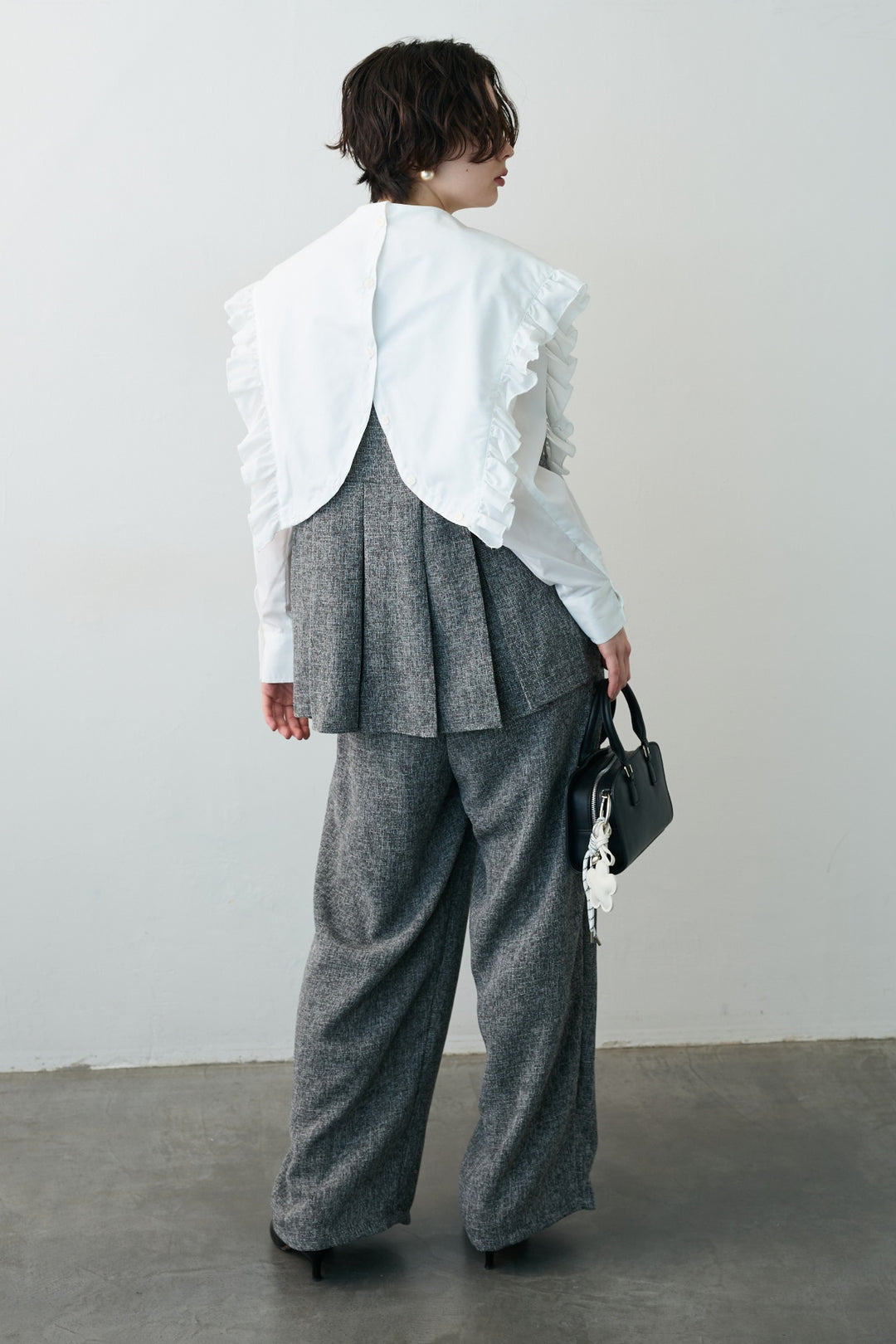 [予約/SET]BIGフリルデザインシャツ+サマーツイードボックスプリーツベスト+サマーツイードウエストラインタックパンツ(3set)