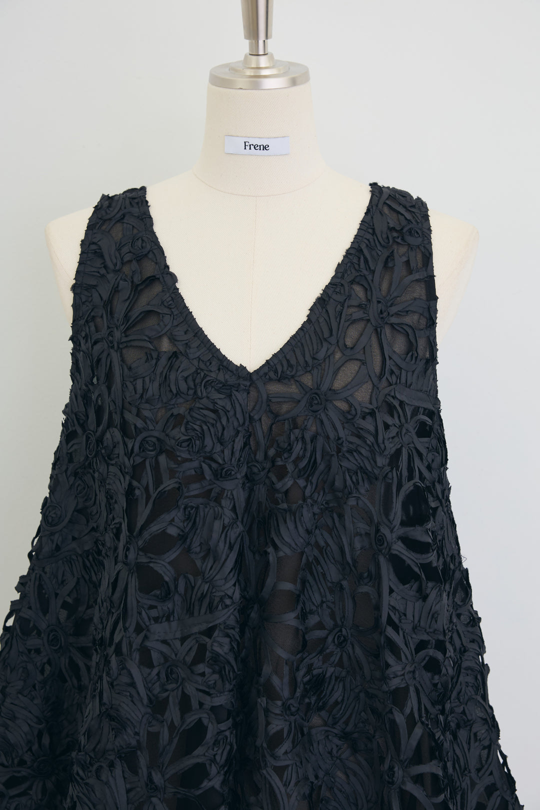 [予約]コード刺繍フラワーセミフレアチュニック