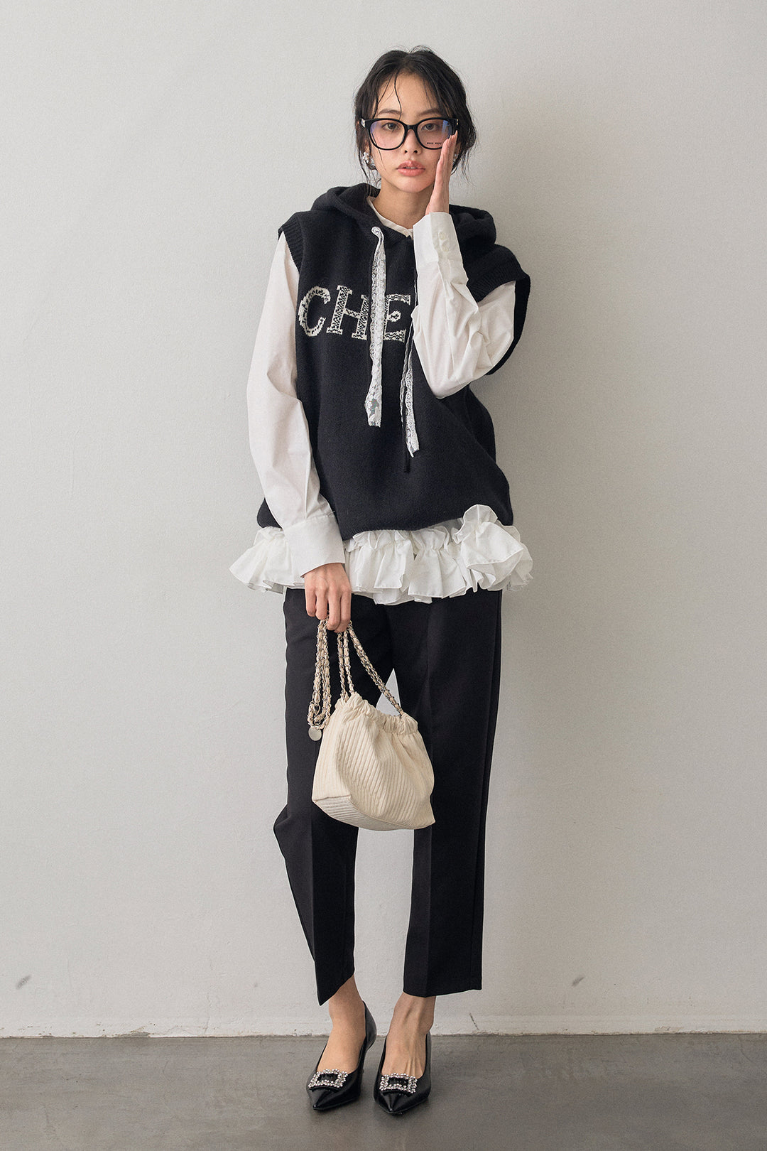 [予約/SET]パネルフレアヘムシャツ+レースリボンロゴフードスリーブレスニット+タックテーパードパンツ(3set)