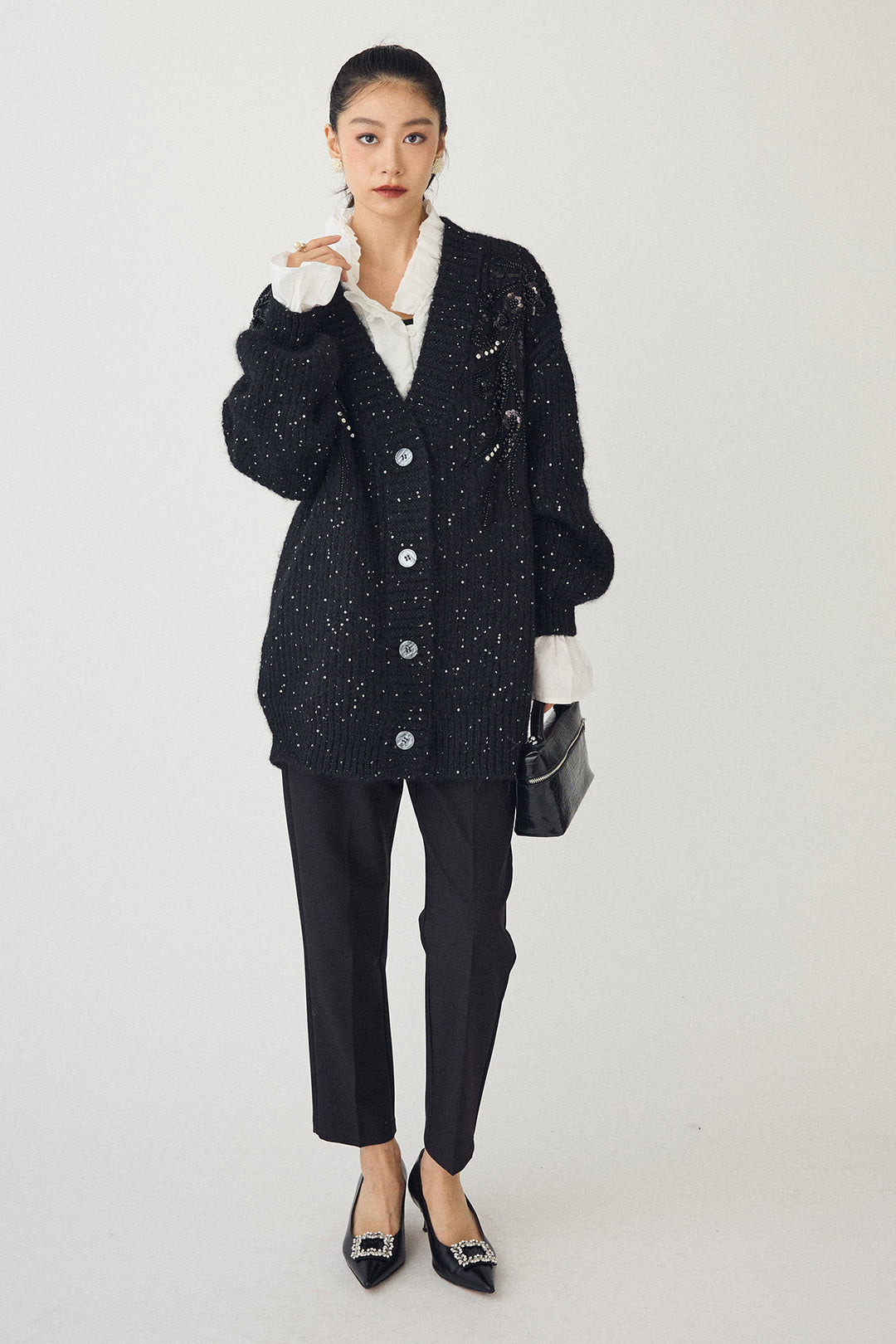 [予約/SET]ダブルプリーツカラーブラウス+ビーズフラワースパンコールシャイニーニットカーデ+タックテーパードパンツ(3set)