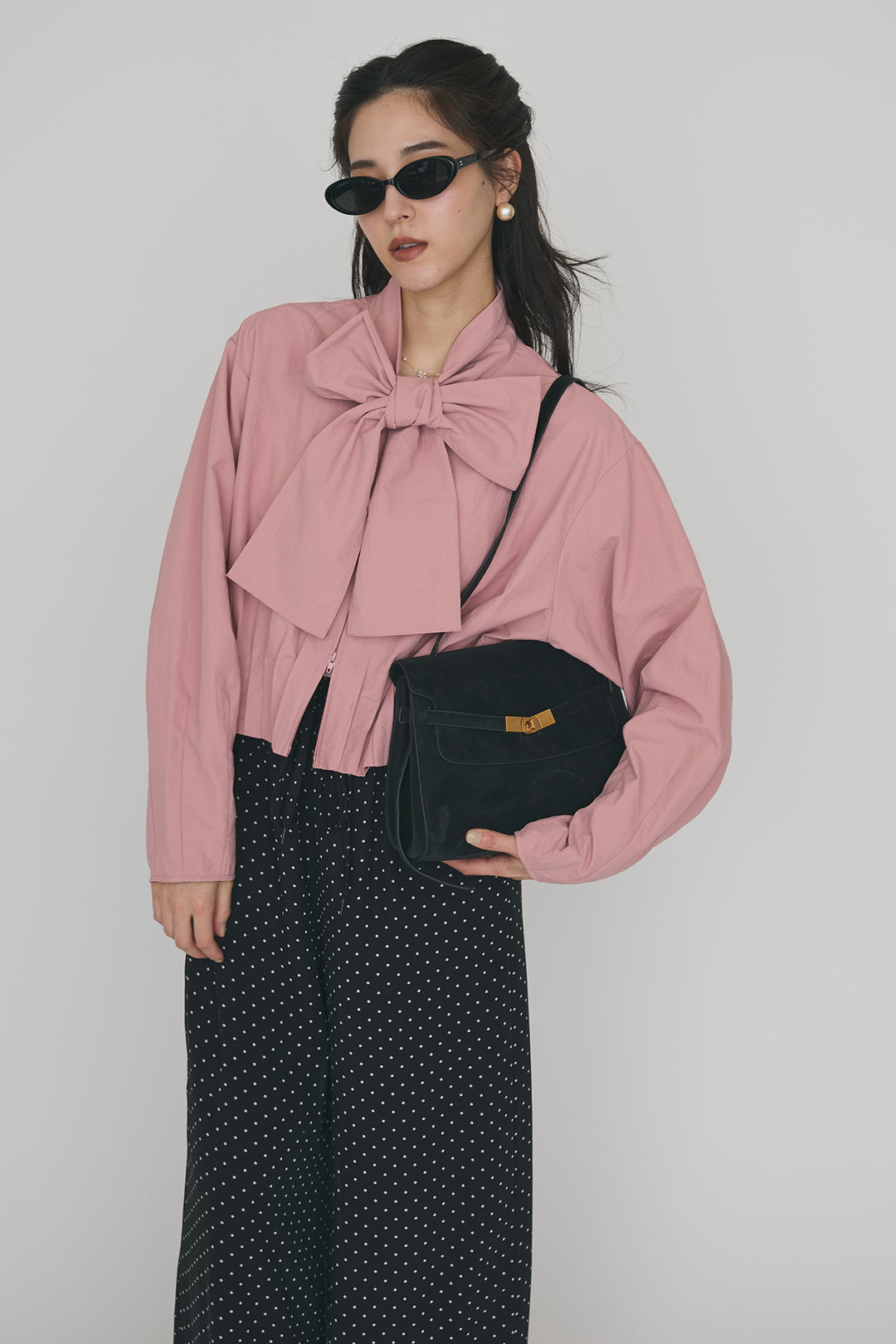 [予約/SET]フロントファスナーヘムタックボウタイブラウス+シアードットリラックスパンツ(2set)