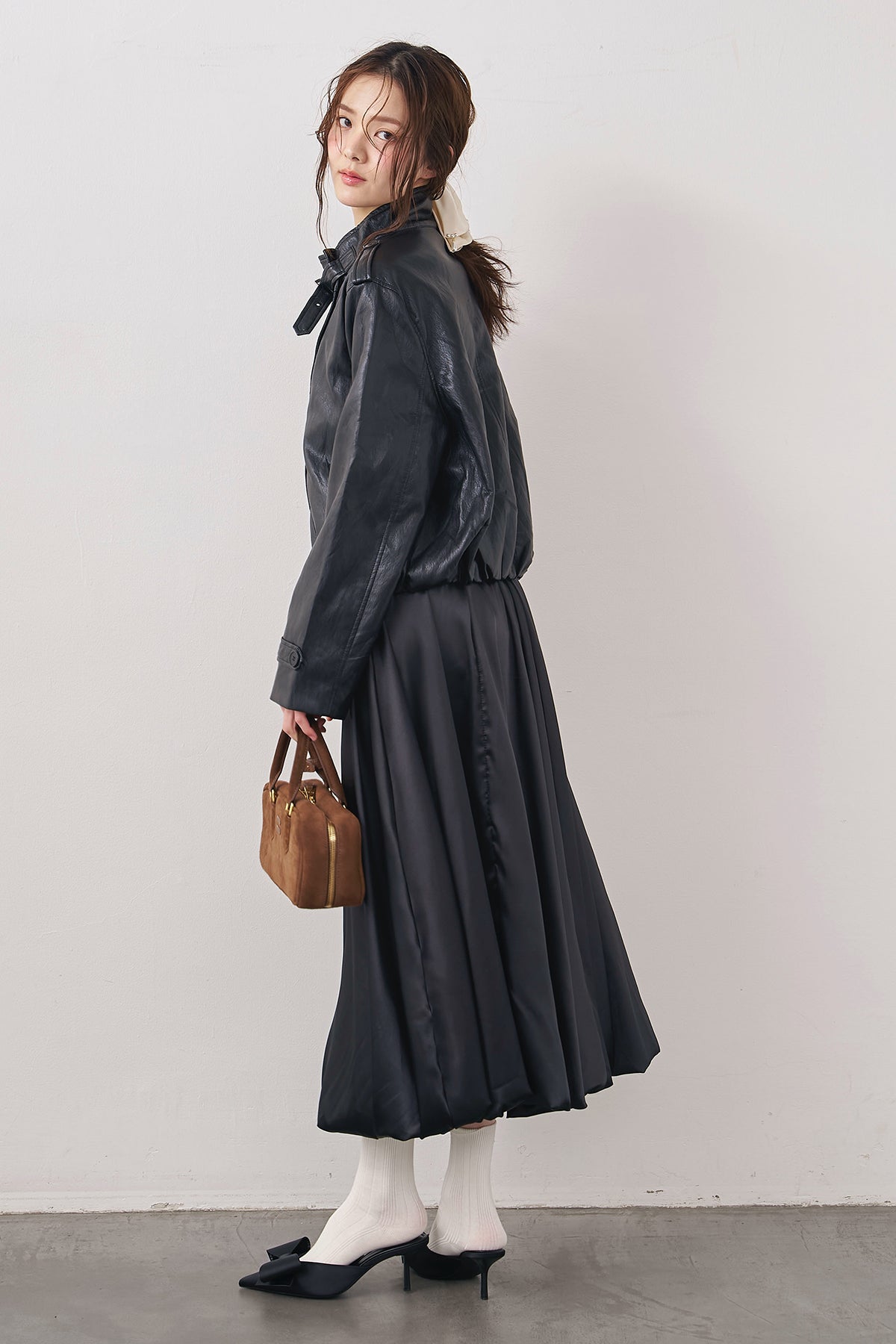 予約/SET]レザーライククロップドジャケット+サテンシャイニーバルーン