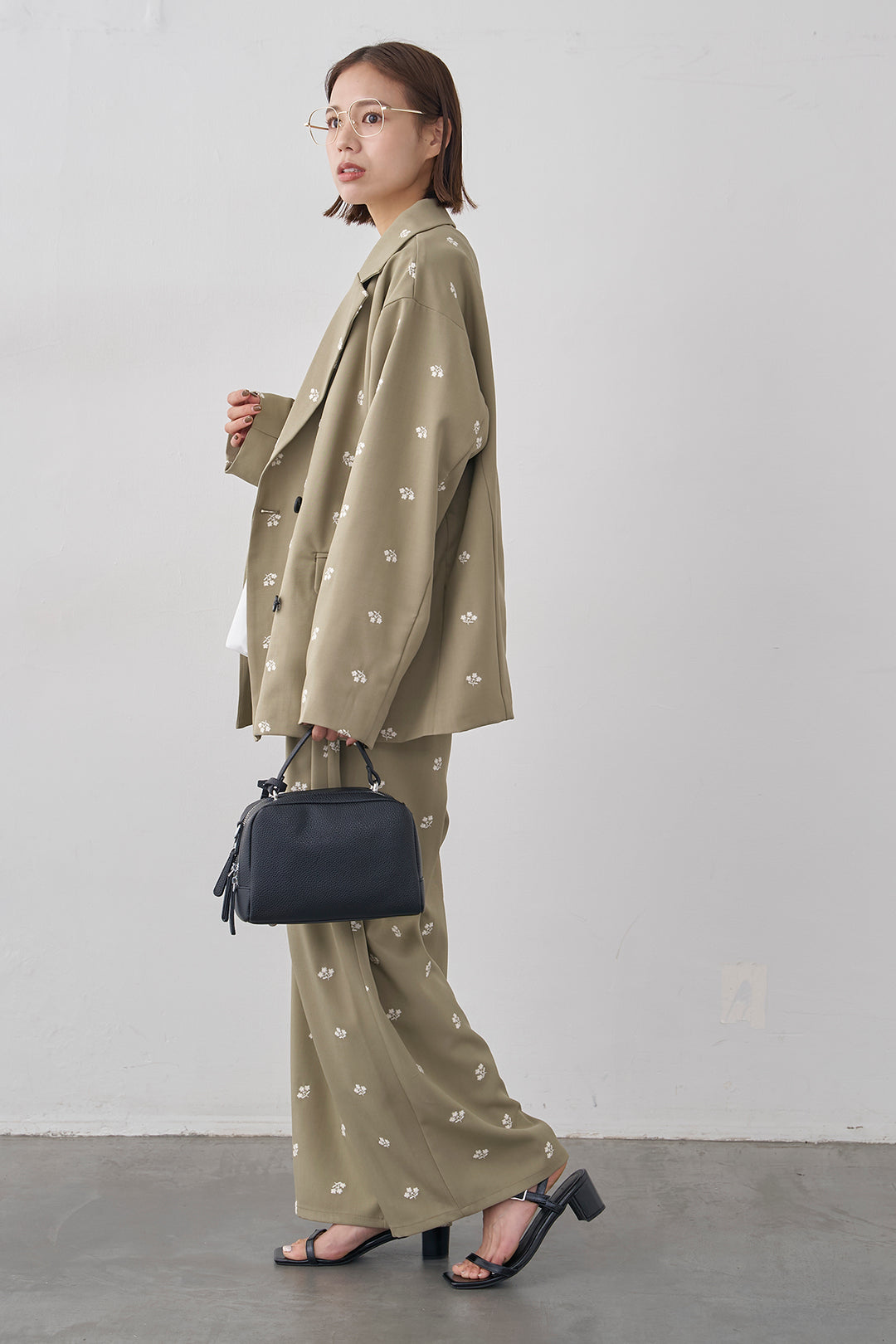 [予約/SET]フラワー刺繍ツイルテーラードジャケット+フラワー刺繍ツイルストレートパンツ(2set)