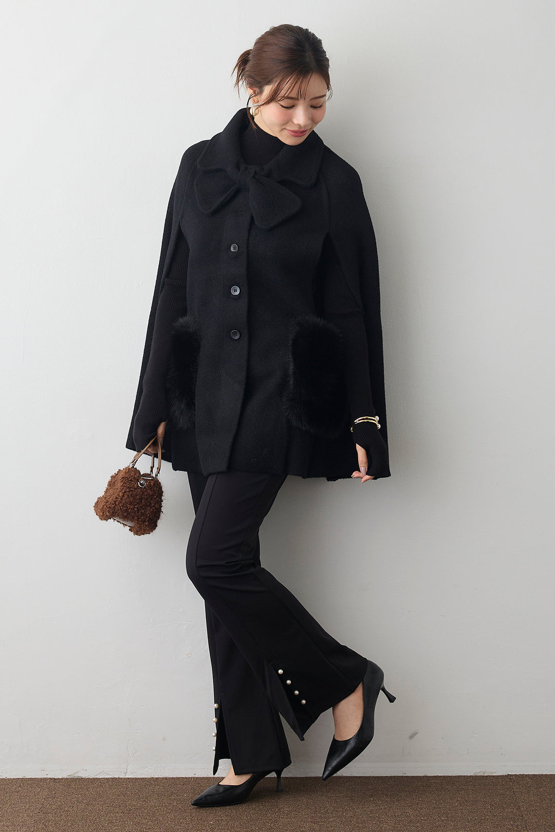 [予約/SET]ベーシックフィンガーホールリブニット+ウールタッチファーポケットポンチョコート(2set)