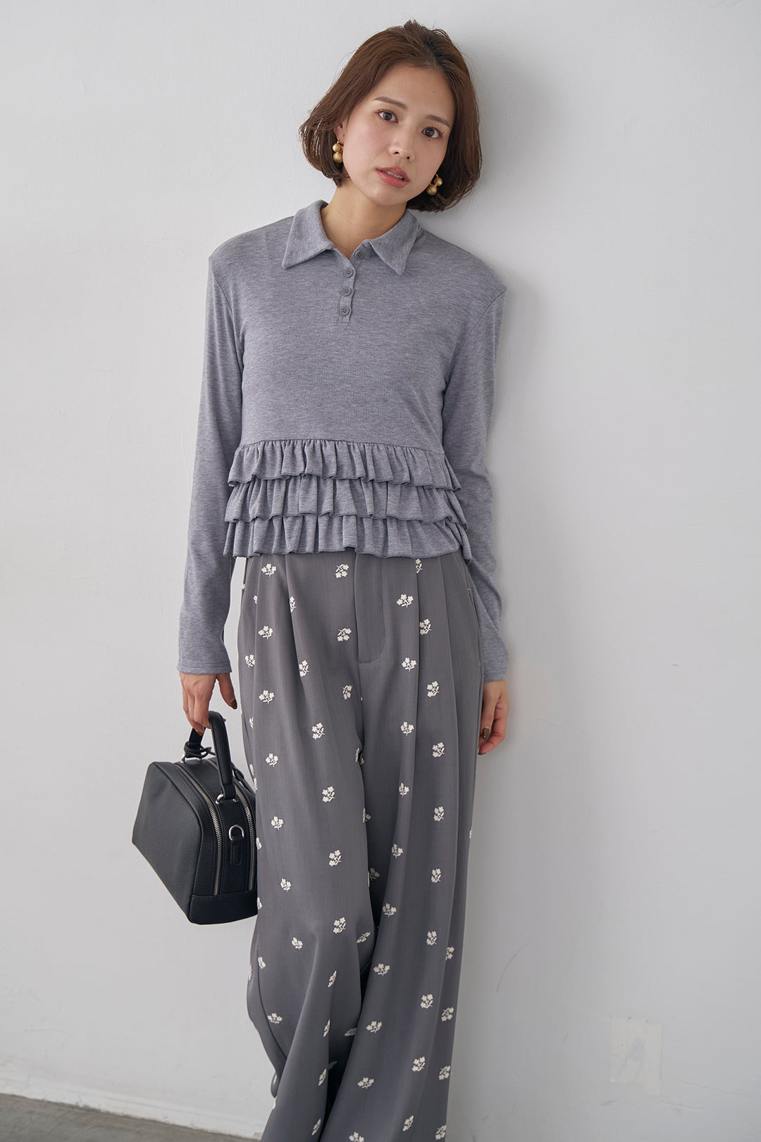 [予約/SET]フリルヘムポロカラープルオーバー+フラワー刺繍ツイルストレートパンツ(2set)