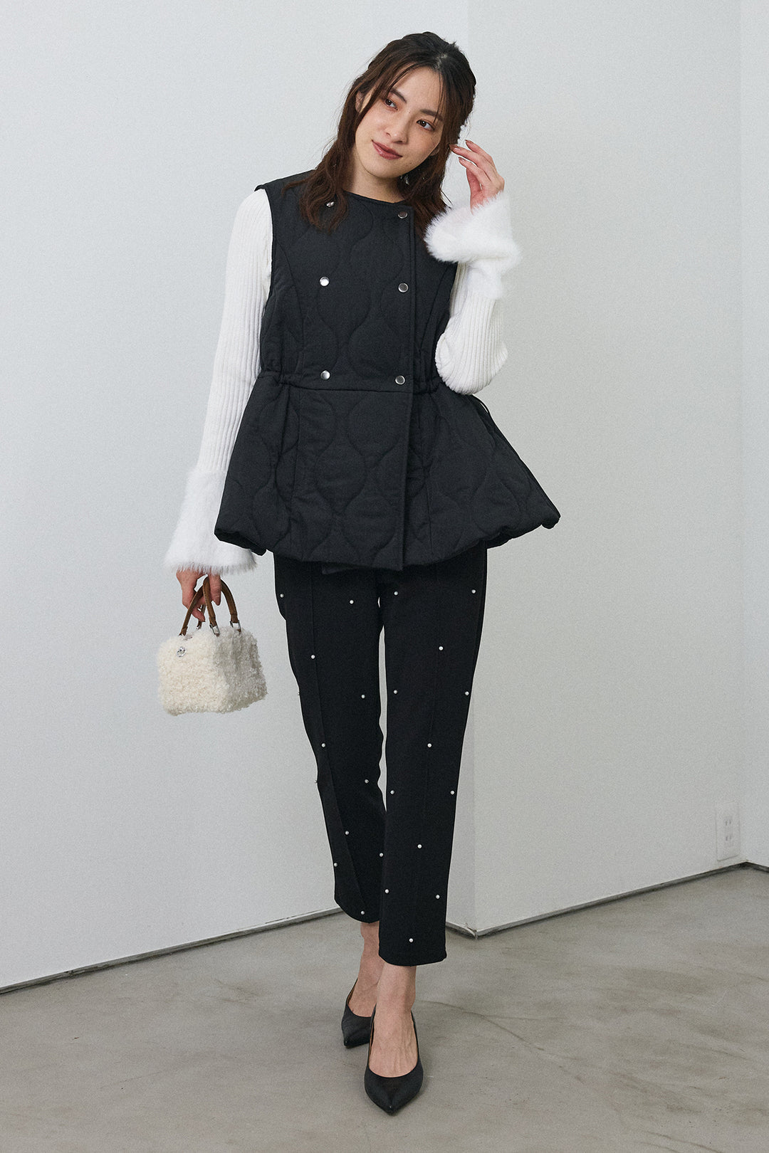 [予約/SET]フェザー切替スリーブフレアニット+キルティングフレアシルエットベスト+センターシームランダムパールパンツ(3set)