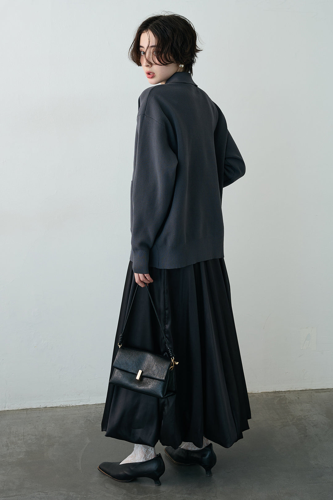 [予約/SET]メタルボタン襟付きニットカーディガン+サテンシャイニーバルーンスカート(2set)