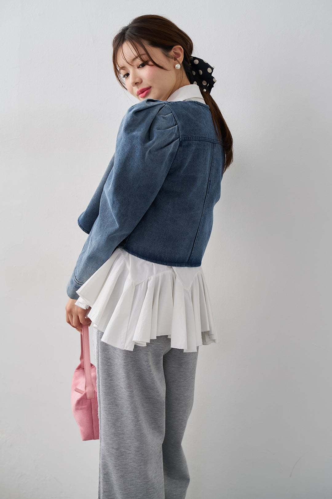 [予約/SET]パネルフレアヘムシャツ+パフスリーブショートデニムジャケット+サイドレースWフェイスカットソーパンツ(3set)