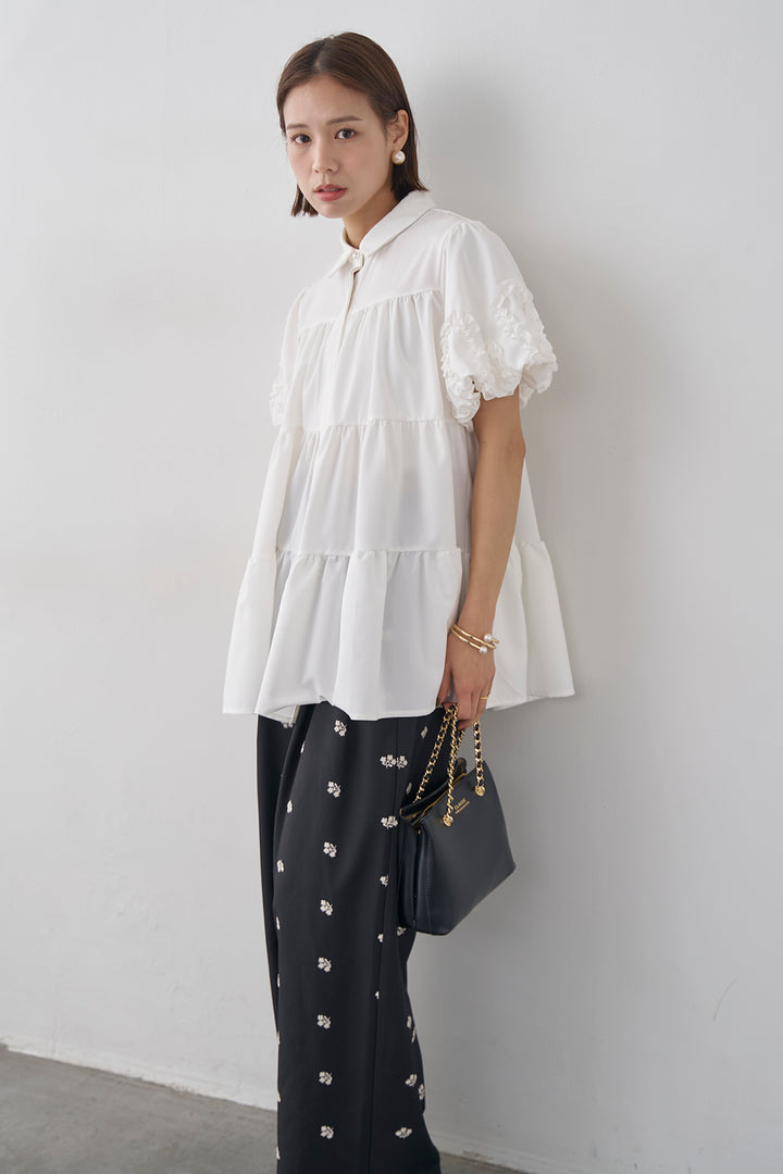 [予約/SET]フリルウェーブスリーブティアードブラウス+フラワー刺繍ツイルストレートパンツ(2set)