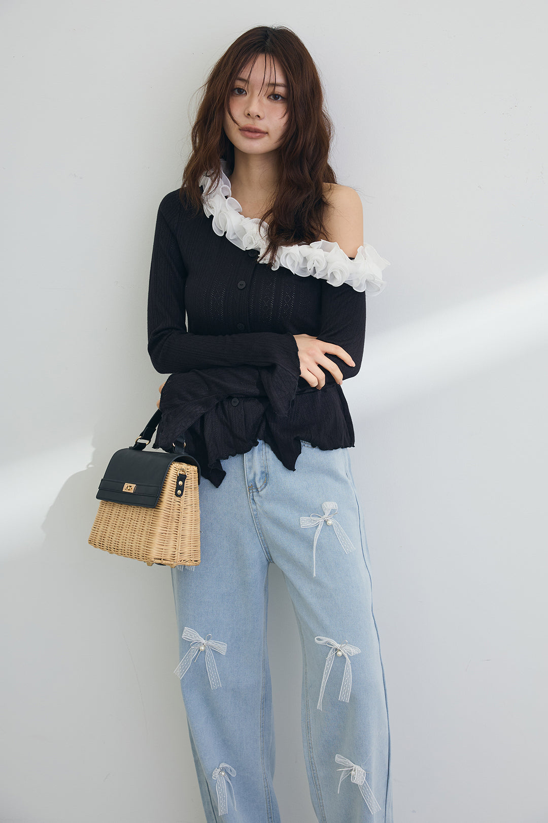 [予約/SET]フリルモチーフアシメオフショルフレアトップス+メニーリボン美ラインデニムパンツ(2set)