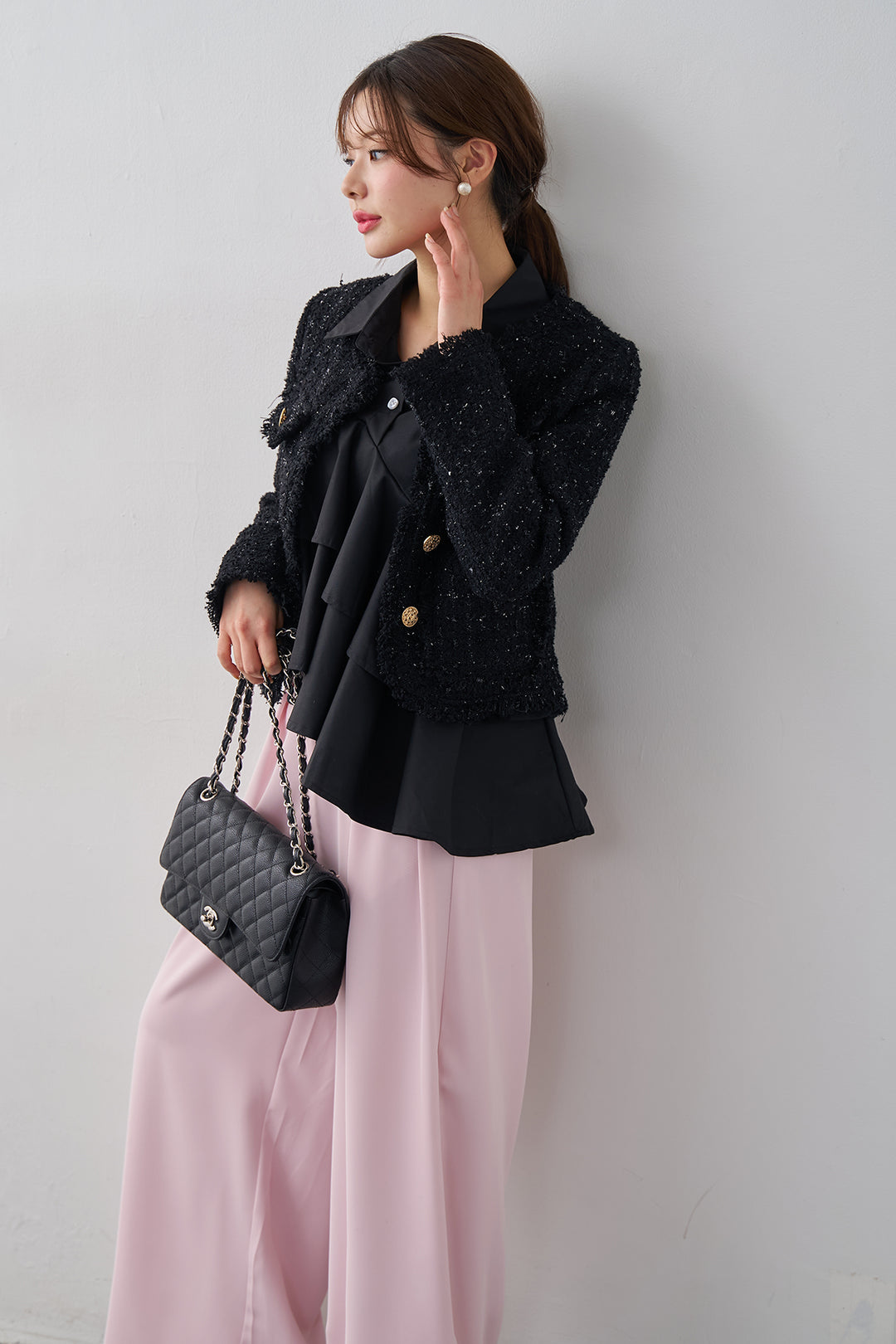 [予約/SET]アシメフリルティアードシャツ+フリンジツイードゴールドボタンジャケット+エステルツイルタックワイドカラーパンツ(3set)