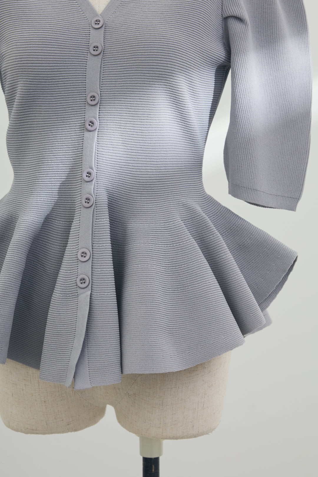 [予約]美ラインペプラムハーフスリーブニット