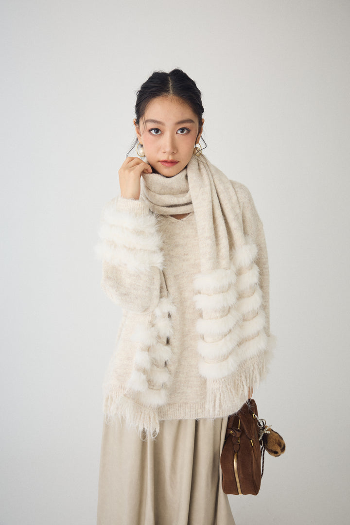 [予約]マフラー付きファーラインデザインニットカーデ