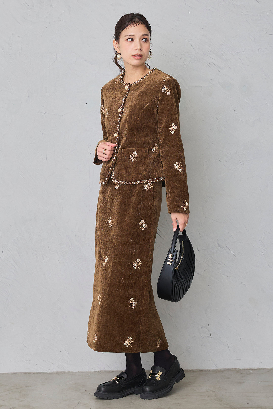 [予約]ヴィンテージフラワー刺繍ラメベロアセットアップ