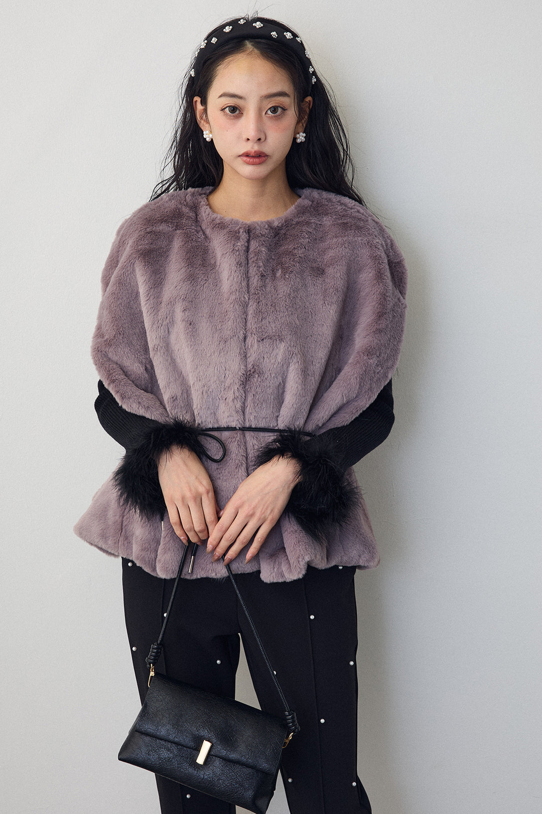 [予約]ファーフレアスリーブゴールドボタンニット