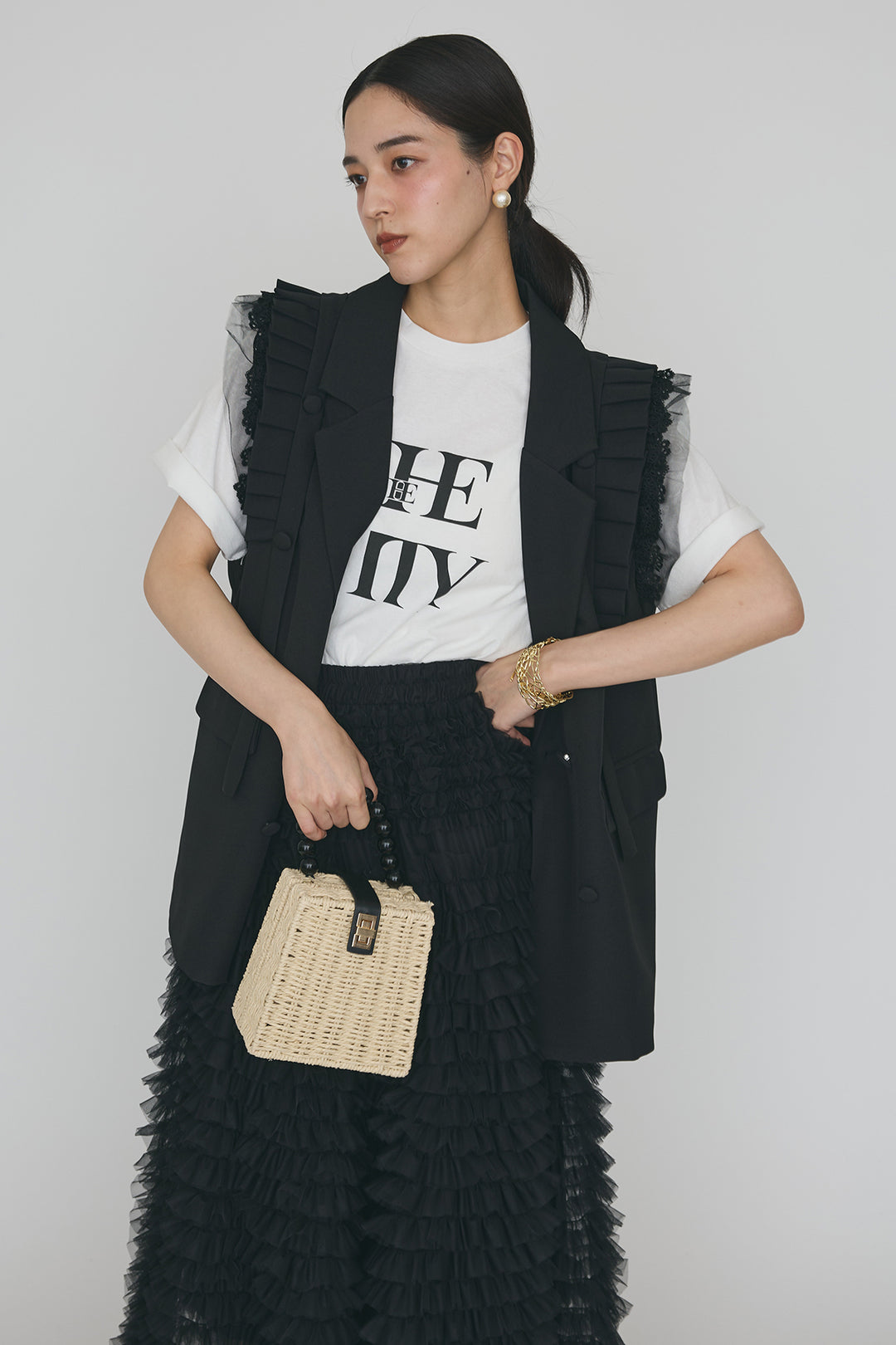 [予約/SET]ThecityロゴTシャツ+フリルショルダーテーラーマニッシュベスト+ホイップチュールティアードスカート(3set)