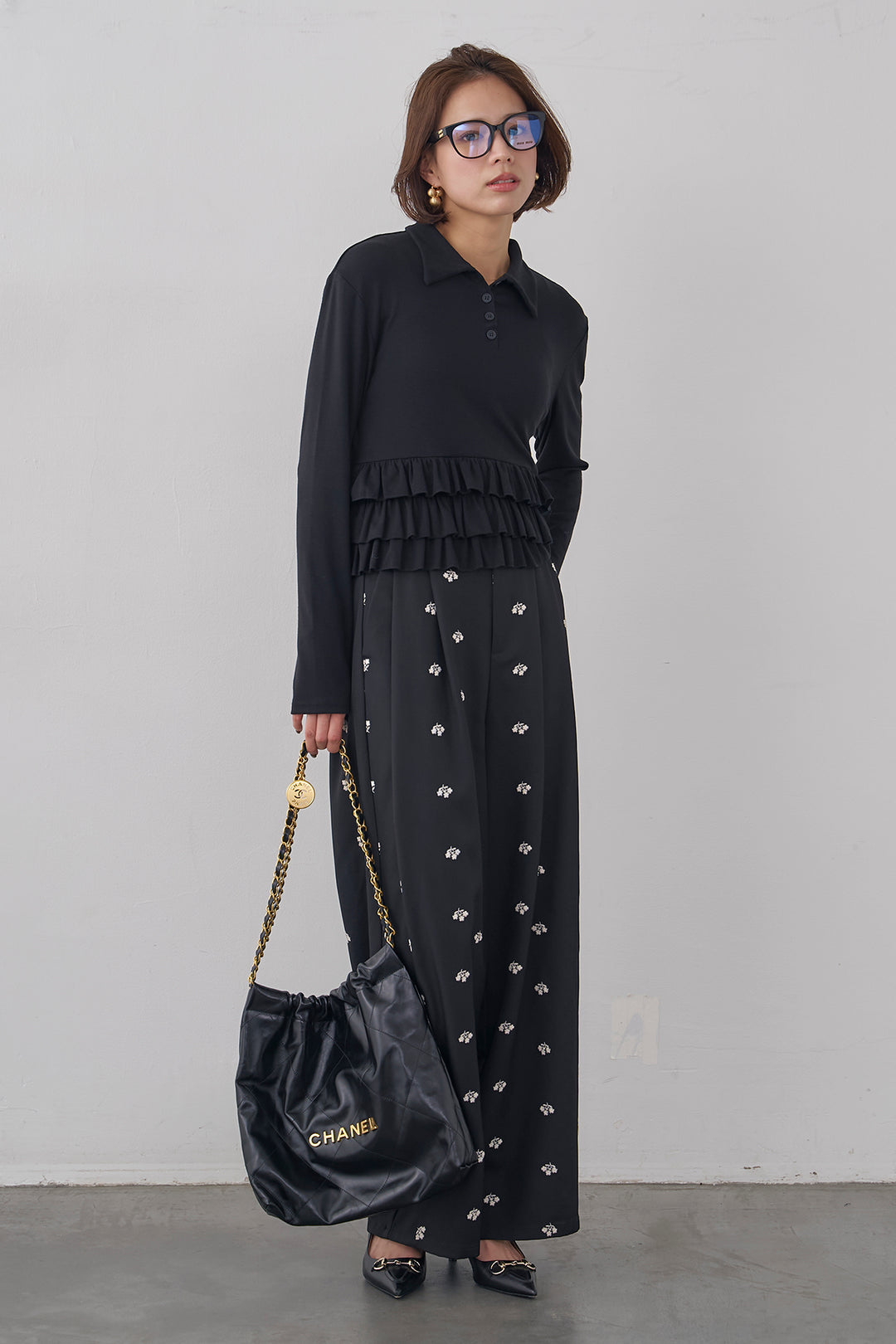 [予約/SET]フリルヘムポロカラープルオーバー+フラワー刺繍ツイルストレートパンツ(2set)