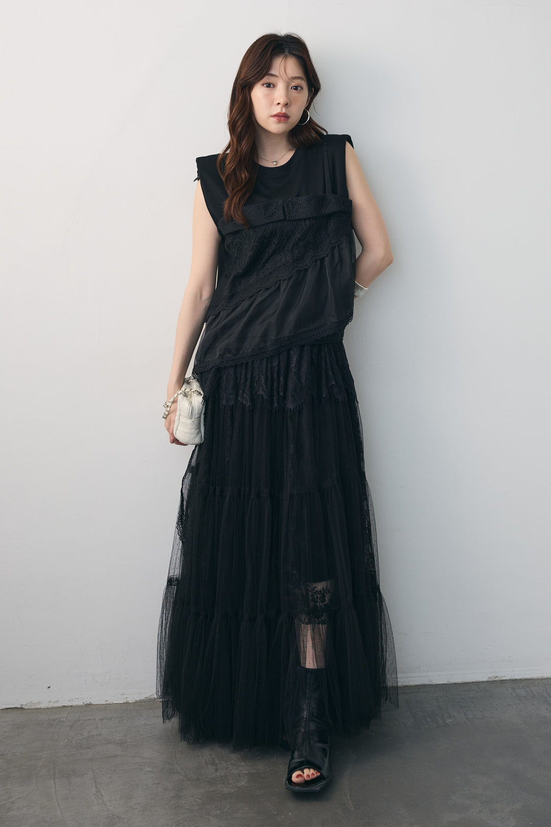 [予約/SET]キャミソールドッキングモードショルダーカットソー+ウエストレースソフトチュールロングスカート(2set)