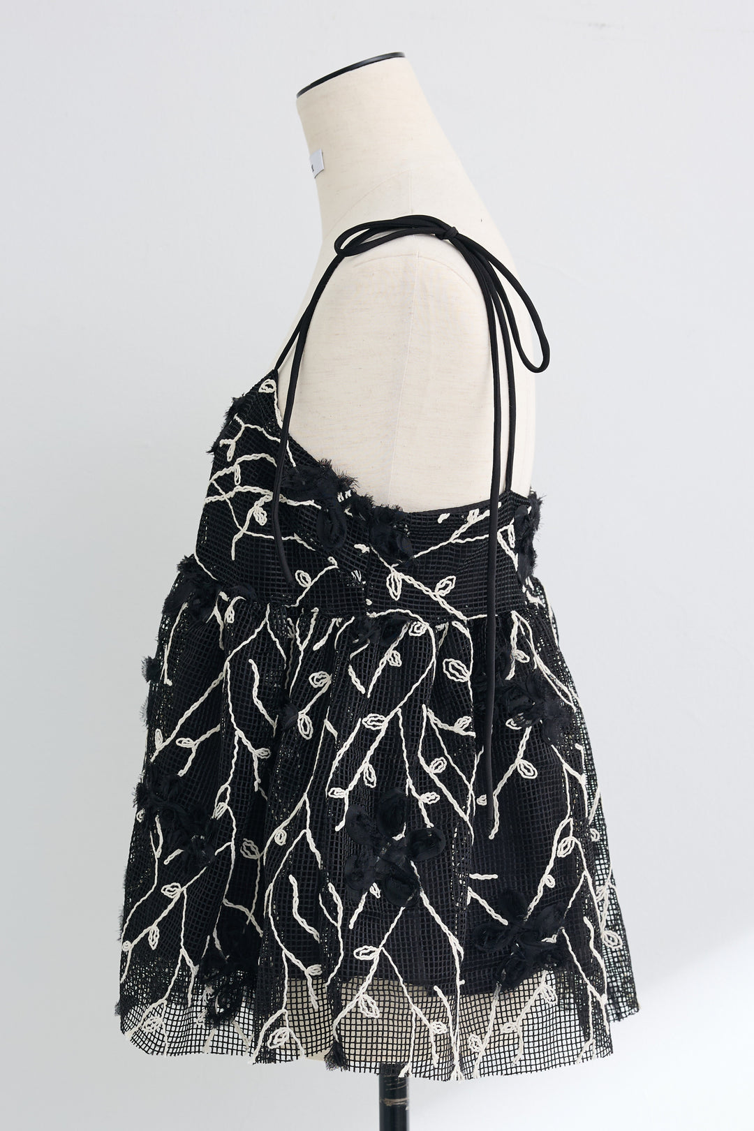 [予約]コード刺繍フラワーメッシュキャミ