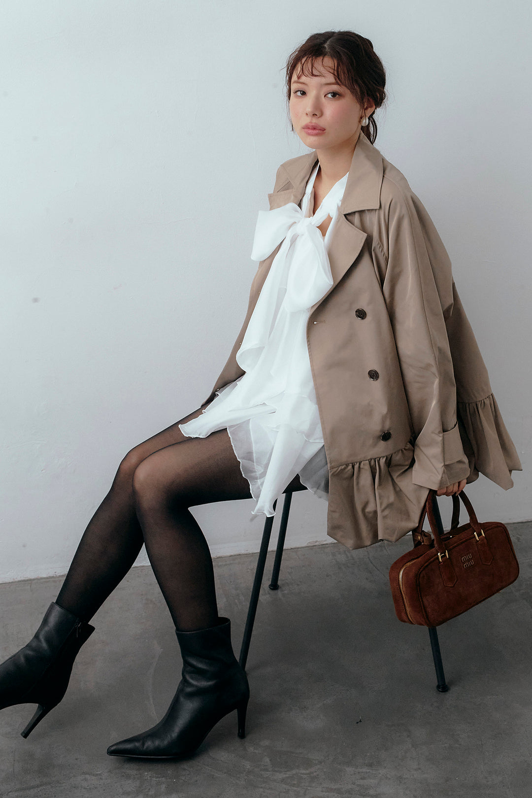 [予約/SET]フロントBIGリボンティアードエアリーチュニック+バルーンヘムミディ丈トレンチコート+メランジニットショートパンツ(3set)