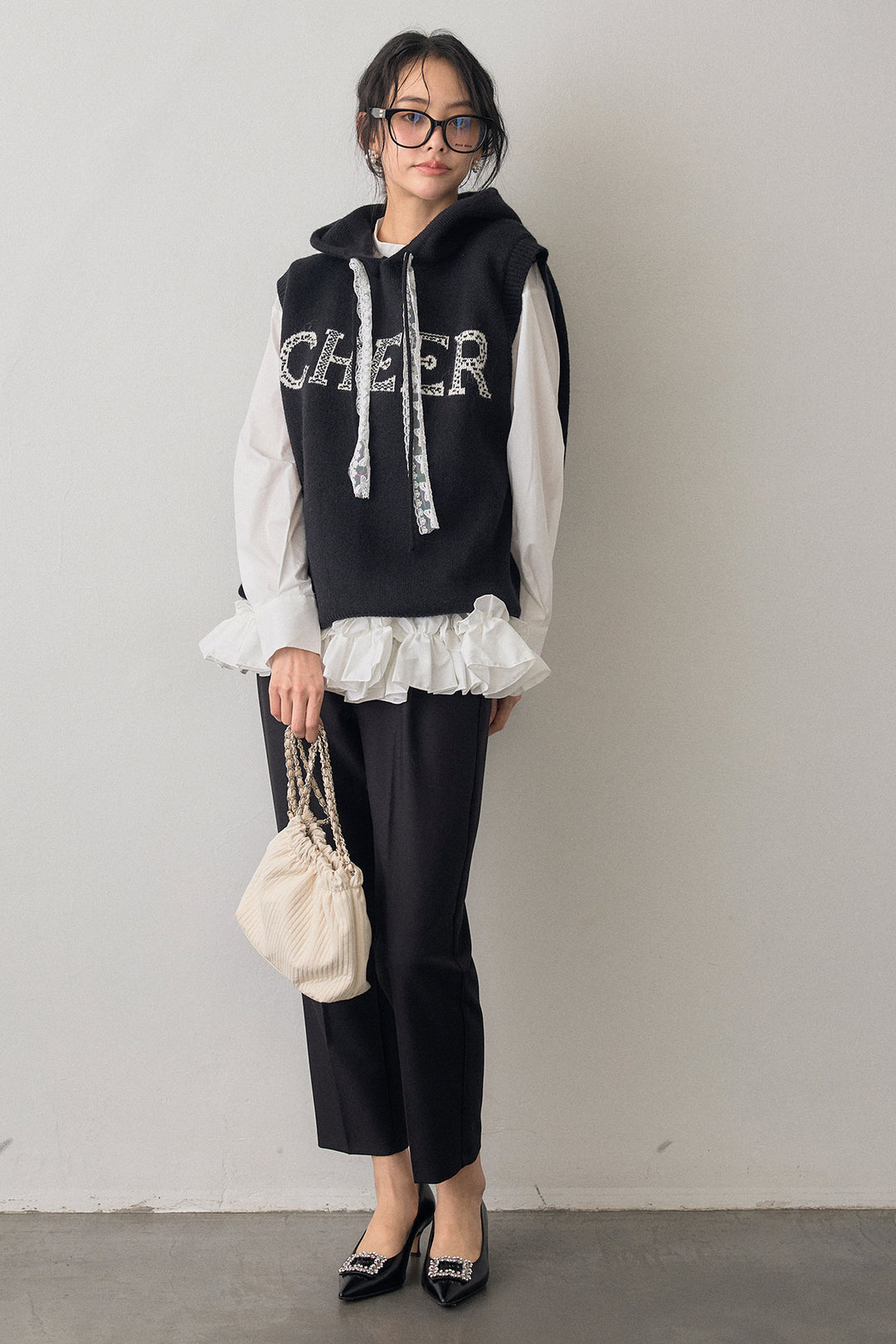 [予約/SET]パネルフレアヘムシャツ+レースリボンロゴフードスリーブレスニット+タックテーパードパンツ(3set)