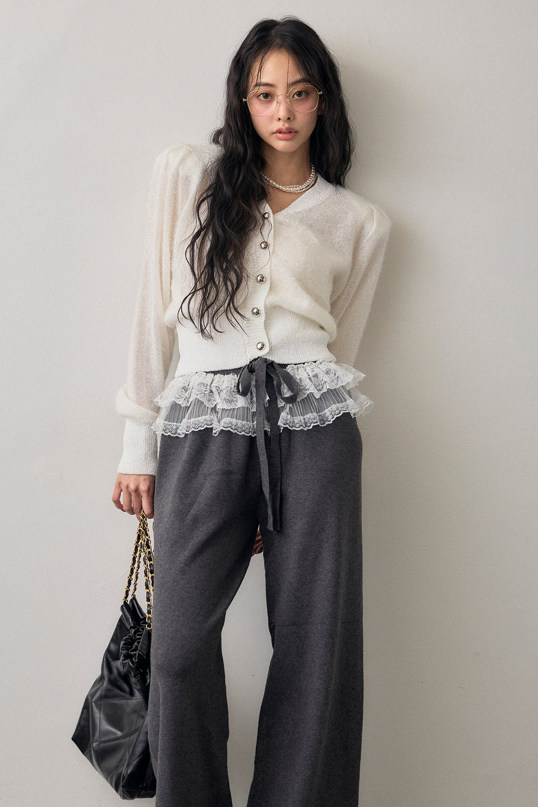 [予約]コンシャスショルダーシャイニーニットカーデ