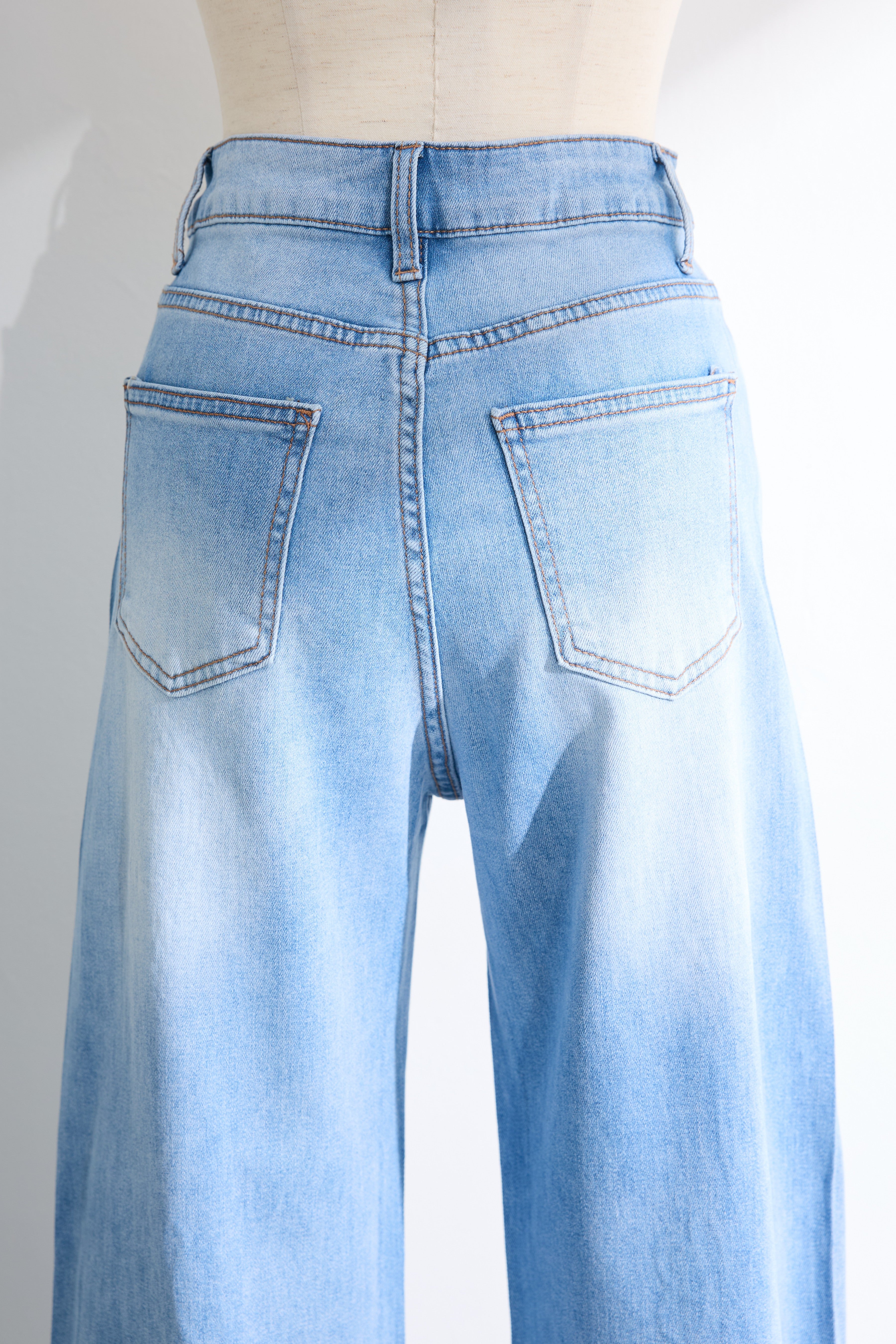 予約]フラワーカットワークエンブロイダリーデニムパンツ – Frene